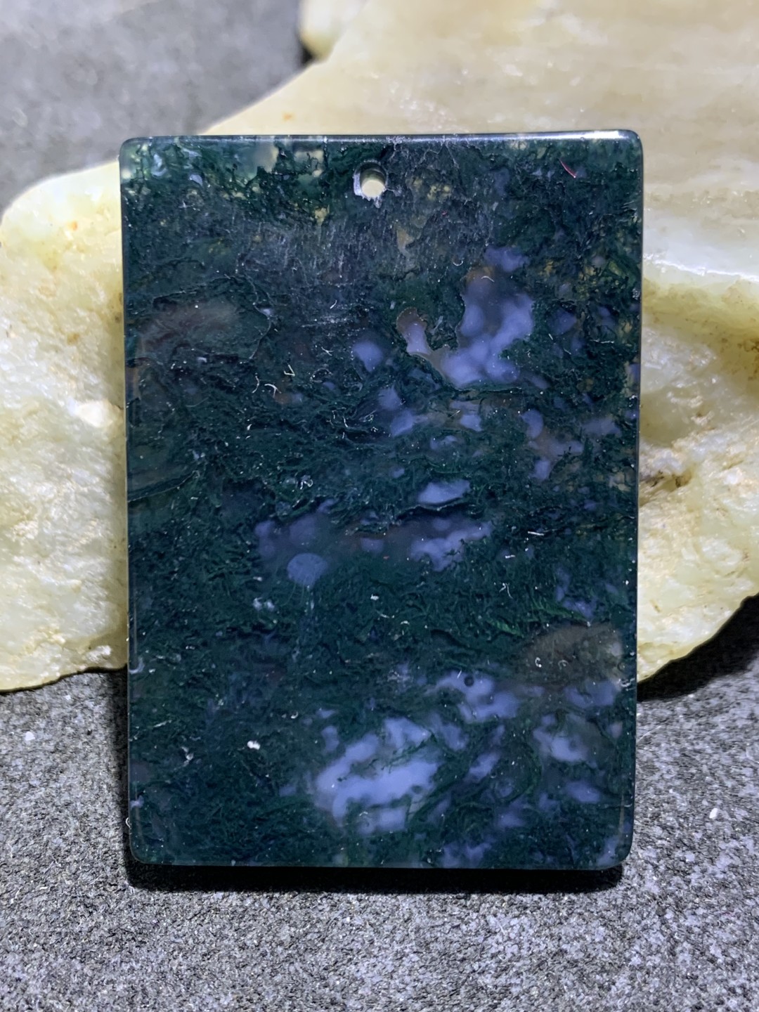 精美绿水草玛瑙牌子一块，