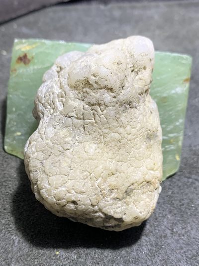 精美天然新疆哈密龟裂纹高玉化蛋白玉原石一块， - 精美天然新疆哈密龟裂纹高玉化蛋白玉原石一块，