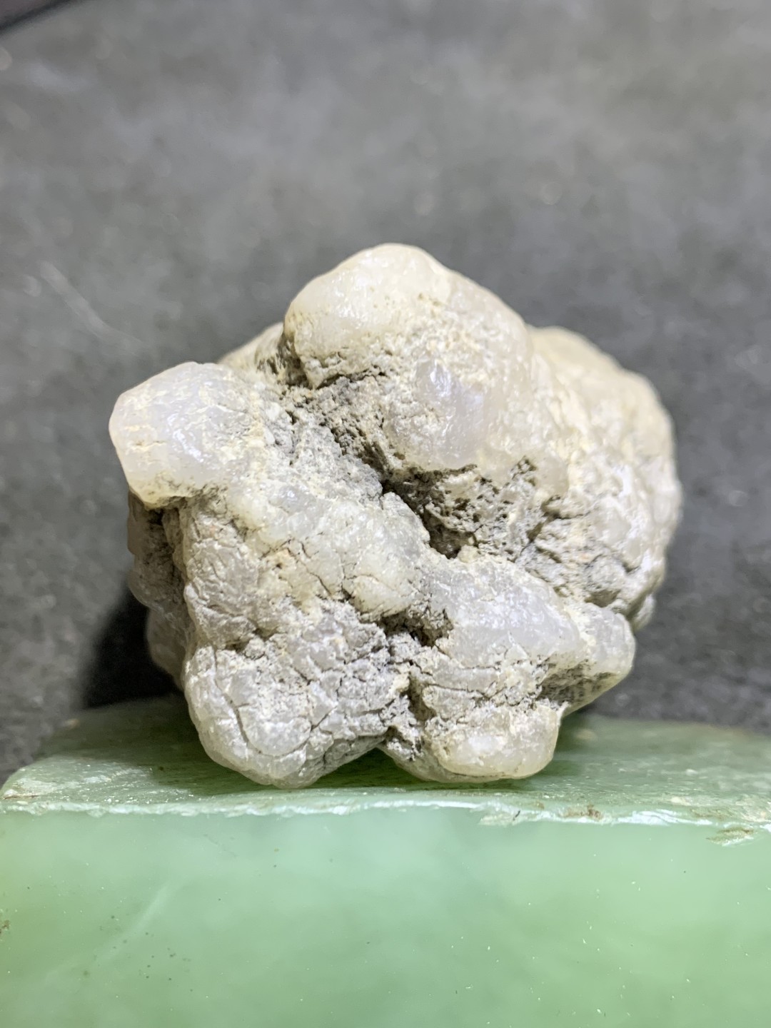 精美天然新疆哈密龟裂纹高玉化蛋白玉原石一块，