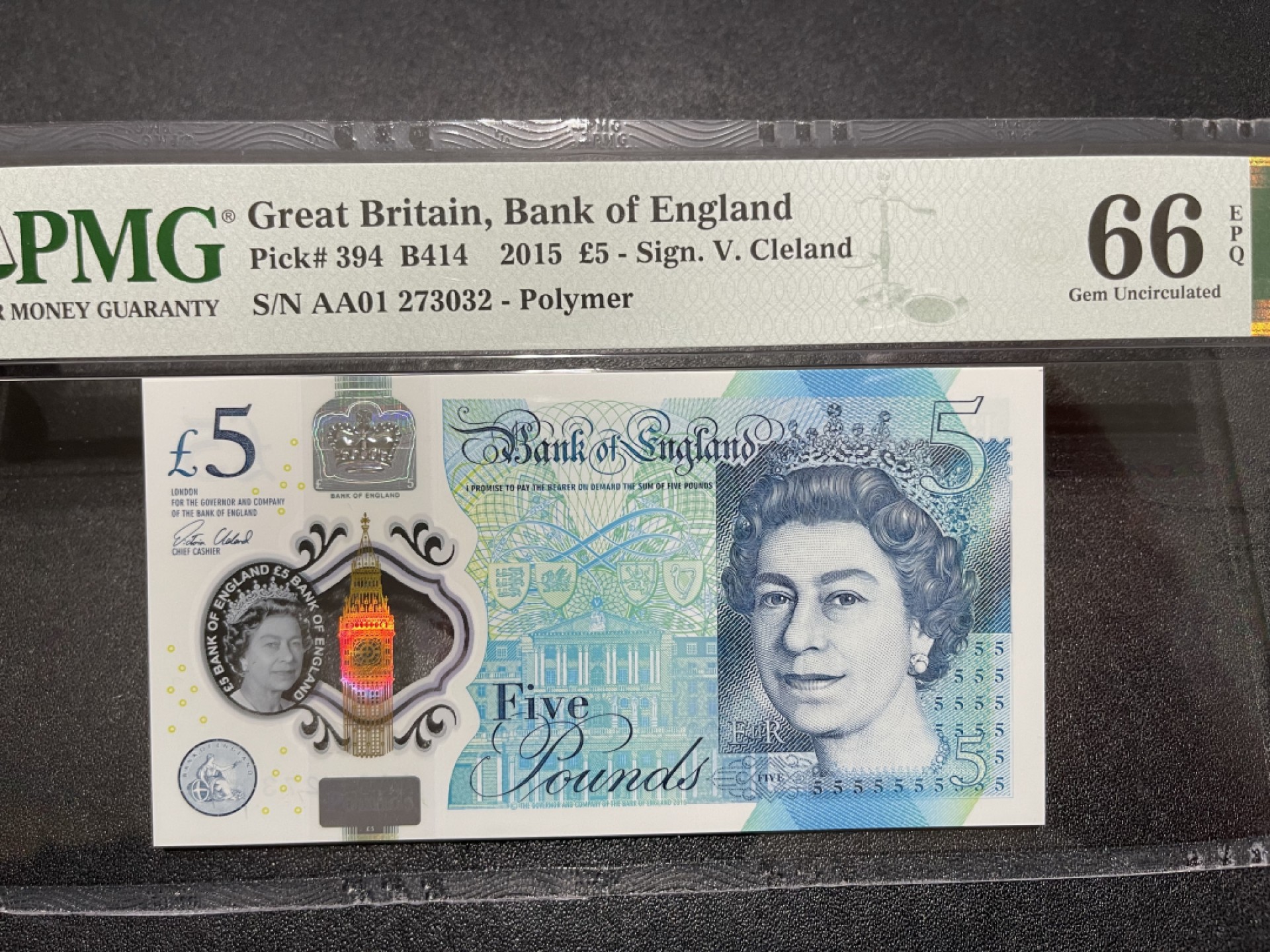 《外钞收藏家》第二百一十期 2015年英国最新版5镑 AA01首发冠 PMG66
