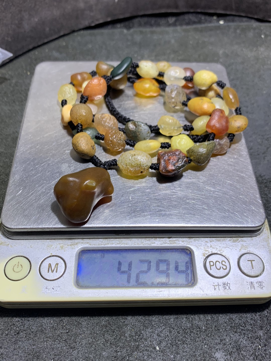 精美天然阿拉善彩珠玛瑙项链一条