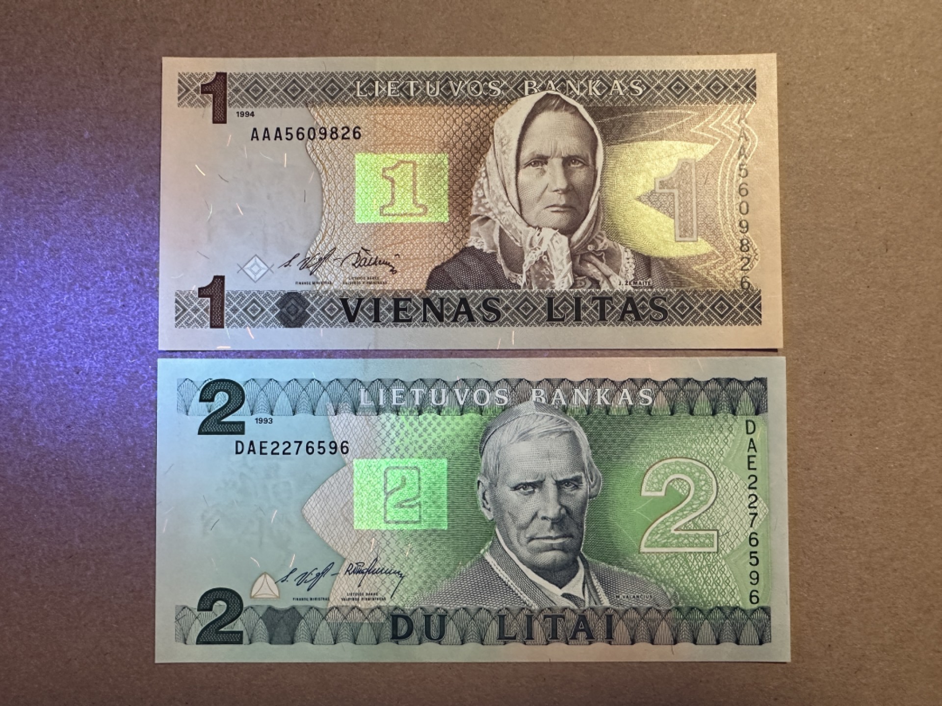 《张总收藏》77期——欧洲精品&女王钞 立陶宛1、2立特2张 UNC 1993年版本