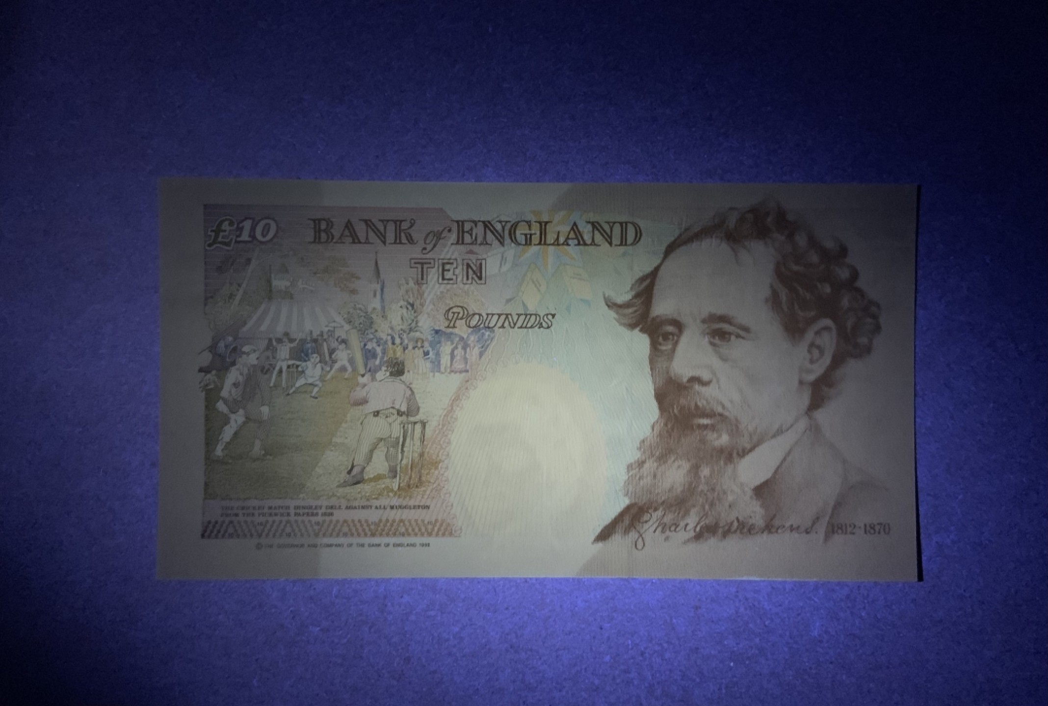 收藏联盟Quantum Auction 第200期拍卖  英国1992年10镑  品相全新UNC（票面一轻微搁痕）A冠首发组 狄更斯