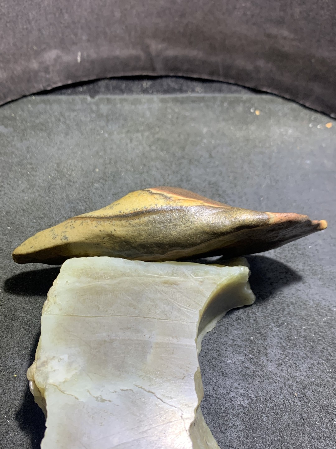 精美罕见新疆双天眼纹彩泥石原石把件（镇纸，摆件） 一块，