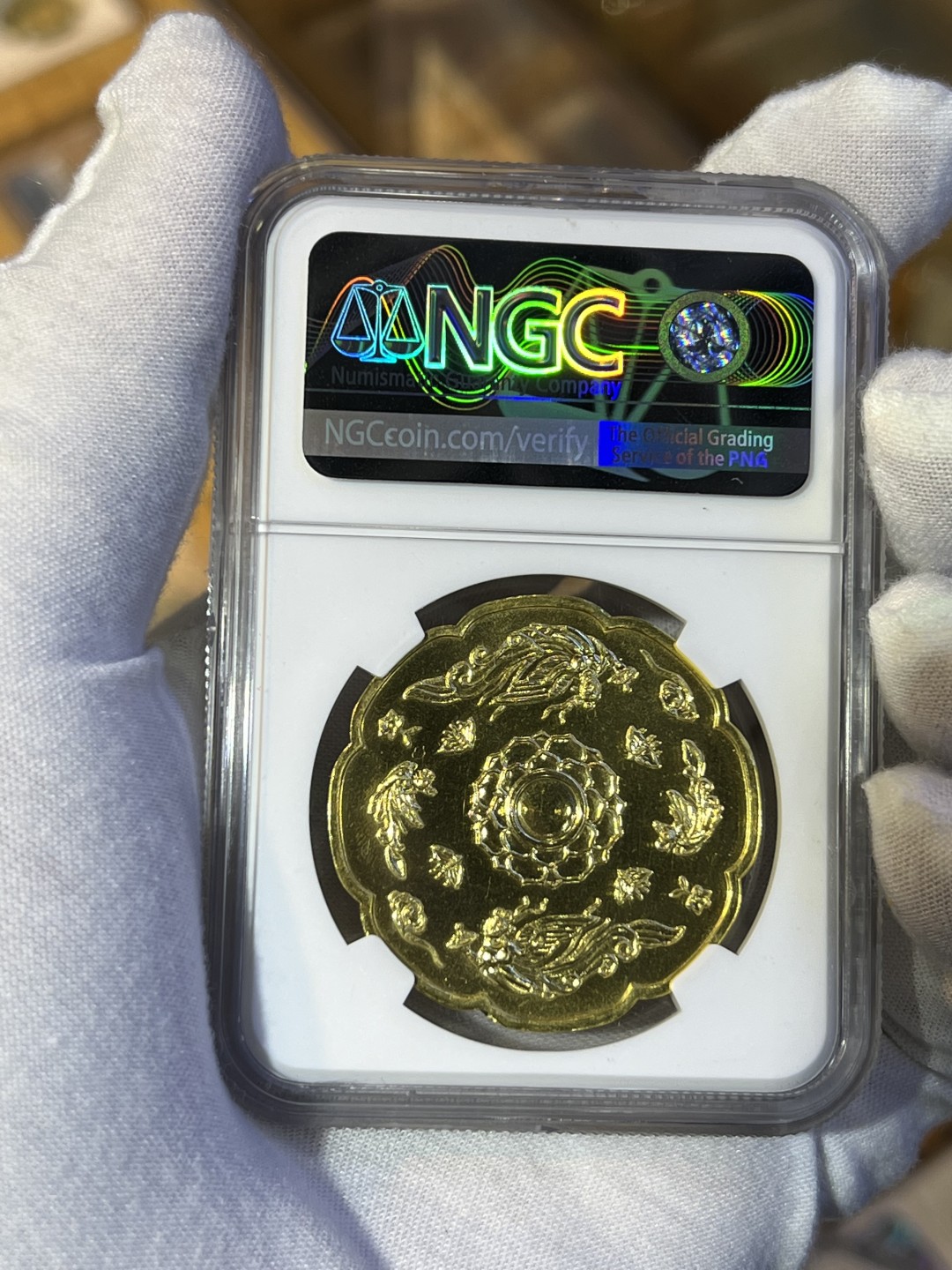 大中华拍卖第700期 1978年香港黄金马章 46.8g 
