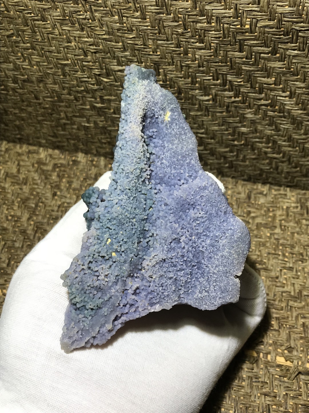 精美印尼满天星紫罗兰葡萄玛瑙大原石一个，