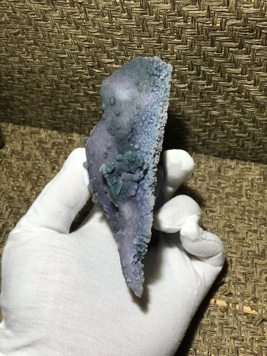 精美印尼满天星紫罗兰葡萄玛瑙大原石一个，