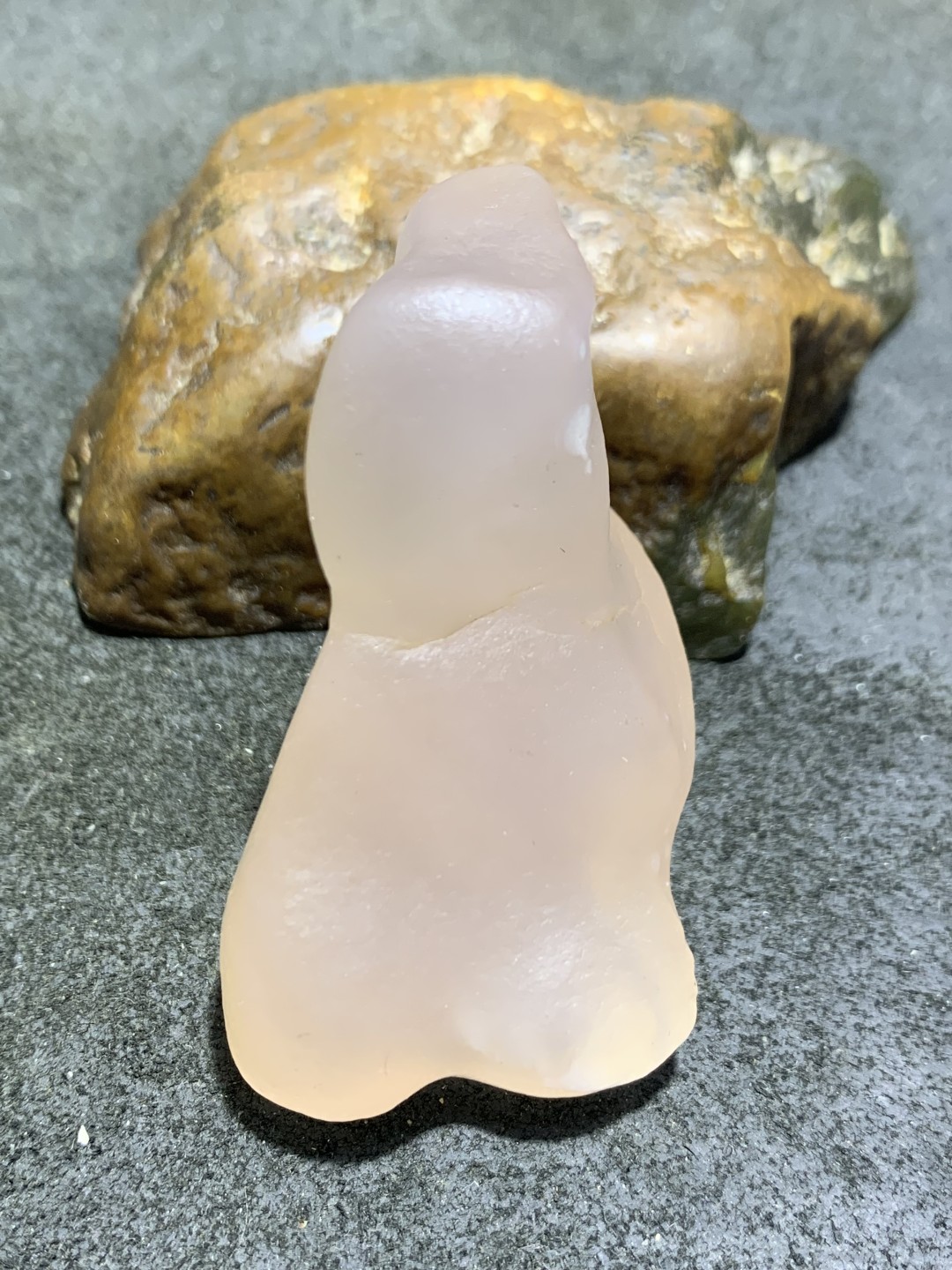 放福利！精美天然阿拉善冰透高玉化玛瑙原石一颗，