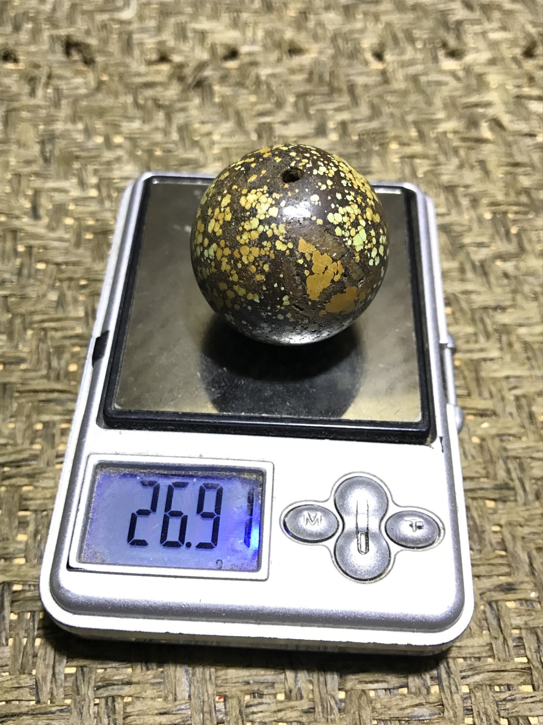 十堰原矿三无网花松石大圆珠一颗，