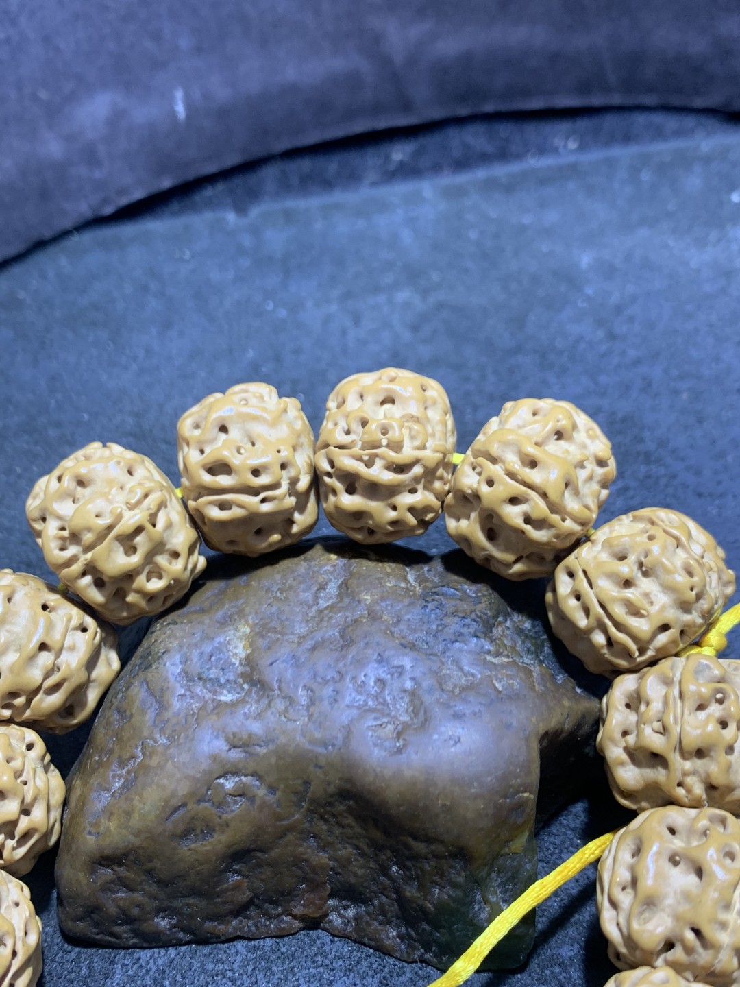 精美藏式霸气双龙金刚菩提手串一条，