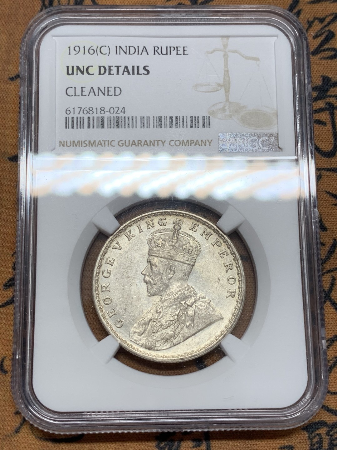 《竞宝斋》第108场-周日，周一 ，周四3场连拍（全场包邮） NGC UNCD  1916  英属印度乔五1卢比银币 这个品种也涨起来了