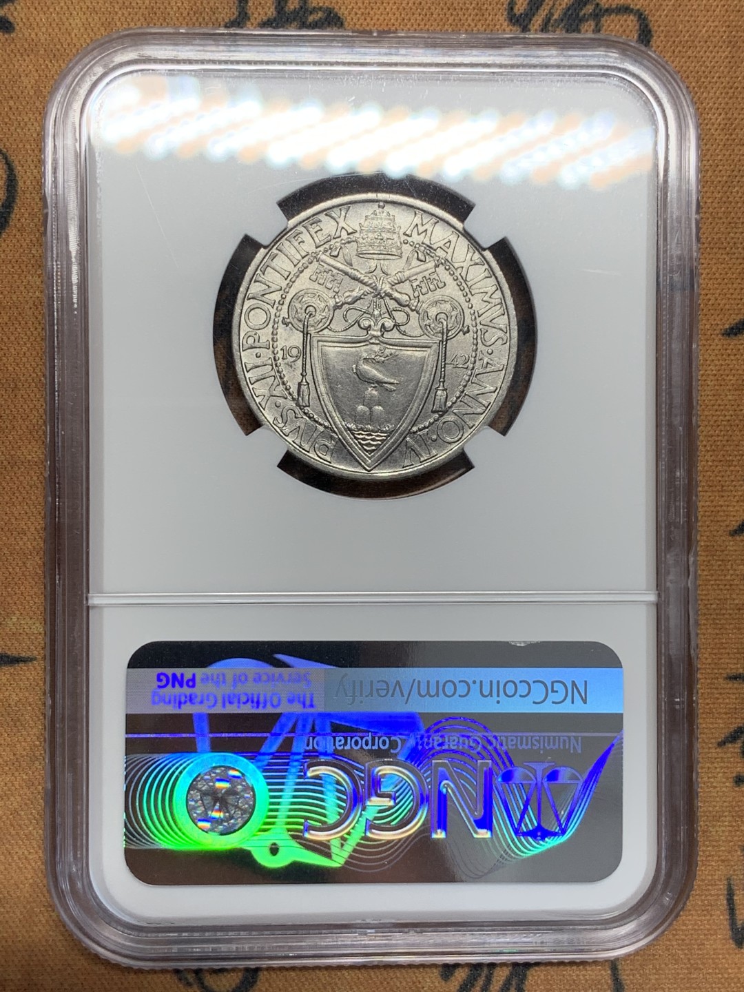 《竞宝斋》第108场-周日，周一 ，周四3场连拍（全场包邮） NGC-MS66 梵蒂冈 1942年 1里拉 收藏分数