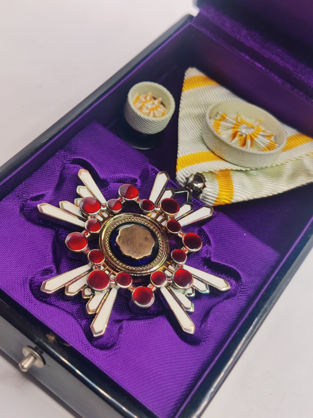 全场0元起拍 第八期 咸鱼国勋章拍卖专场 10月26日下午6：00开始 牢记历史勿忘国耻 日本四等瑞宝章 美品银制带盒略