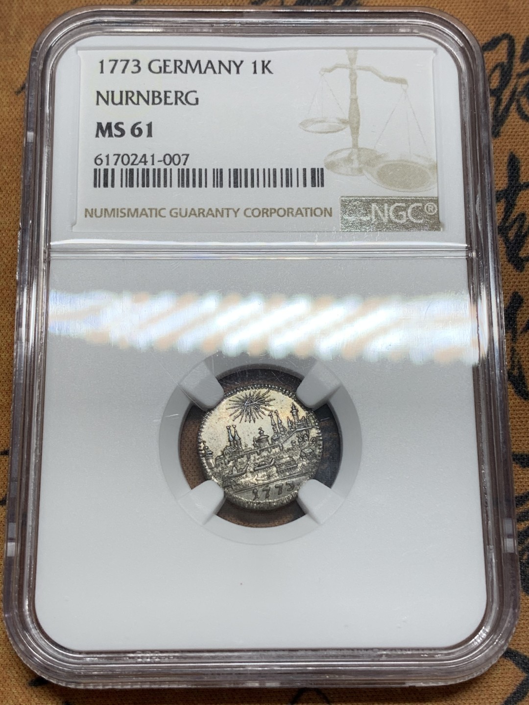 《竞宝斋》第108场-周日，周一 ，周四3场连拍（全场包邮） NGC-MS61 德国 1773年 纽伦堡景观1克鲁泽银币 状态好 细节到位 城市景观精美