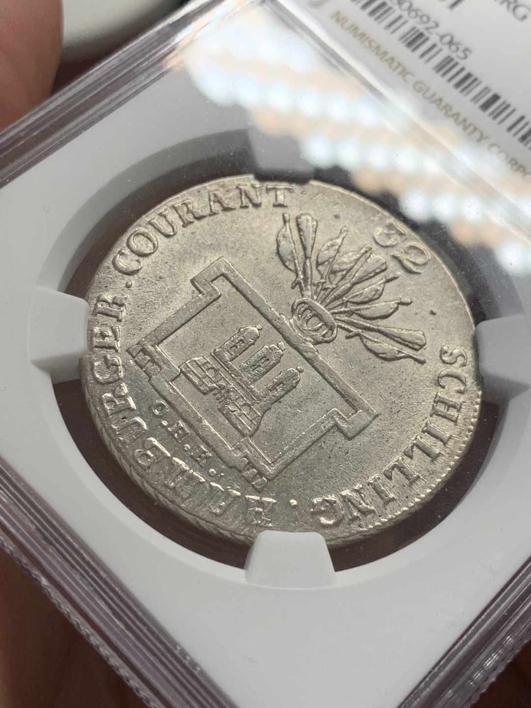 《竞宝斋》第108场-周日，周一 ，周四3场连拍（全场包邮） NGC-MS61 德国汉堡帝国自由市 1796年 32先令 早期双头鹰徽章 收藏级好状态