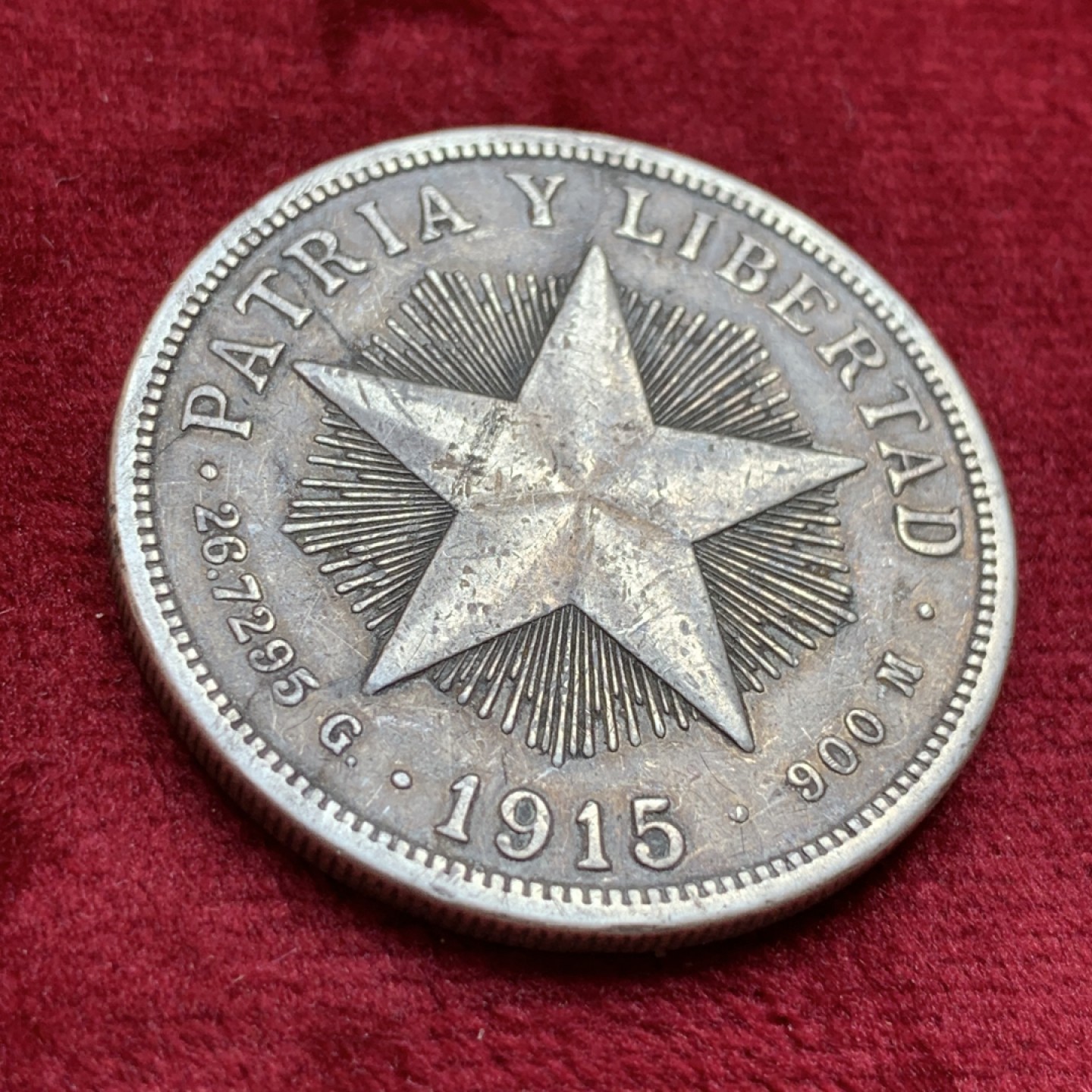 《竞宝斋》第108场-周日，周一 ，周四3场连拍（全场包邮） 1915古巴五星1比索 老包浆好味道 大五星银币