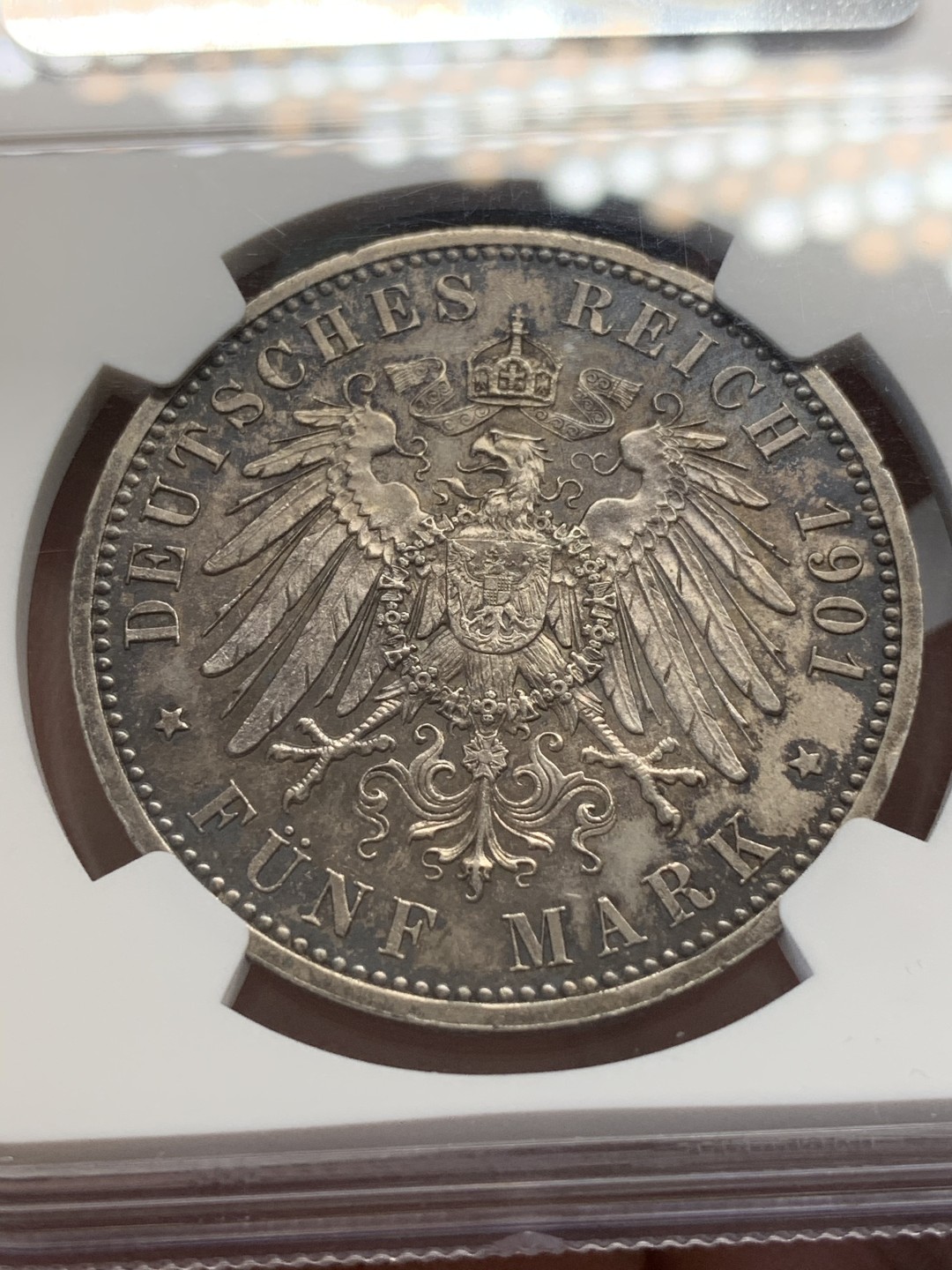 《竞宝斋》第108场-周日，周一 ，周四3场连拍（全场包邮） NGC-MS63 普鲁士1901A 建国5马克纪念银币 五马克人气品种  双面醇厚黑包浆 极美藏品