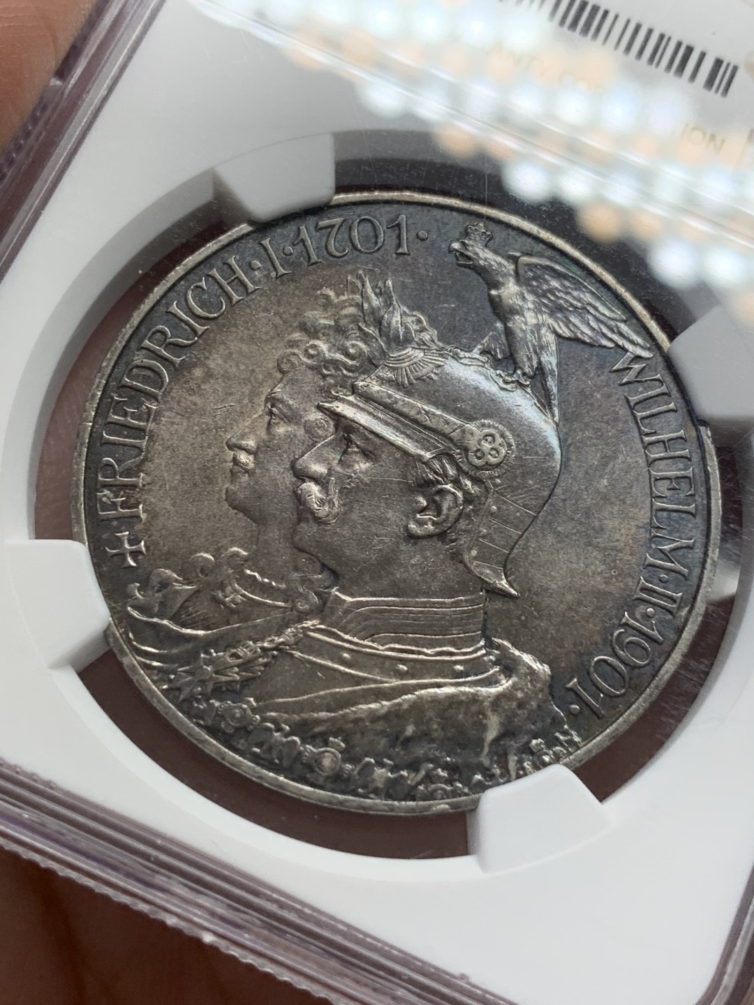 《竞宝斋》第108场-周日，周一 ，周四3场连拍（全场包邮） NGC-MS63 普鲁士1901A 建国5马克纪念银币 五马克人气品种  双面醇厚黑包浆 极美藏品