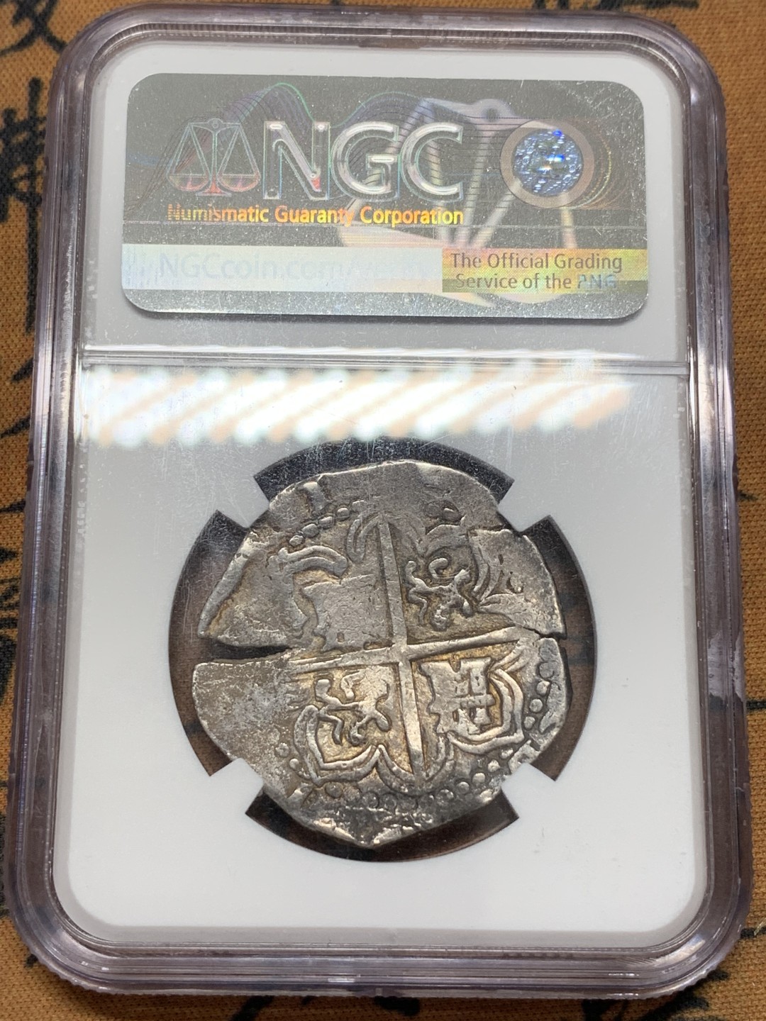 《竞宝斋》第108场-周日，周一 ，周四3场连拍（全场包邮） NGC-VF35 1591-H 西班牙打制cob 菲利普二世 4里亚尔银币 塞维利亚厂 盾徽基本完整，面值和验银师签名可见，厂别年份 Calico-584/585 出分不易，很多cob都有环境损伤或海捞就没法出分