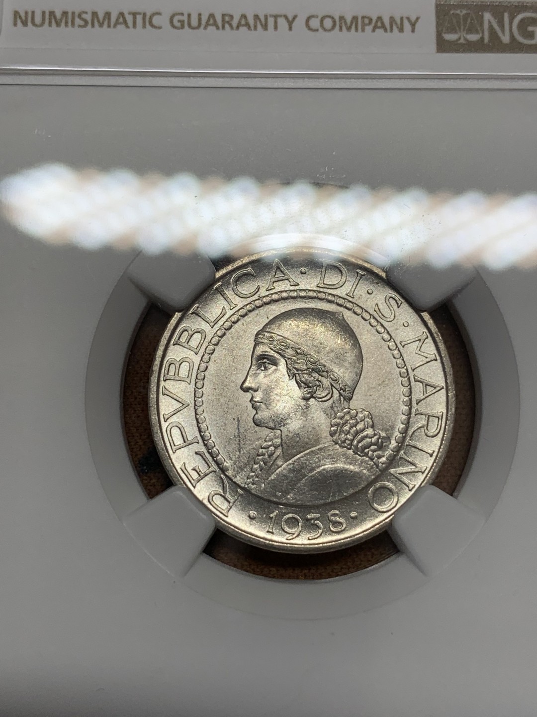 《竞宝斋》第108场-周日，周一 ，周四3场连拍（全场包邮） NGC-MS63，圣马力诺，1938年，5里拉银币 光度很好