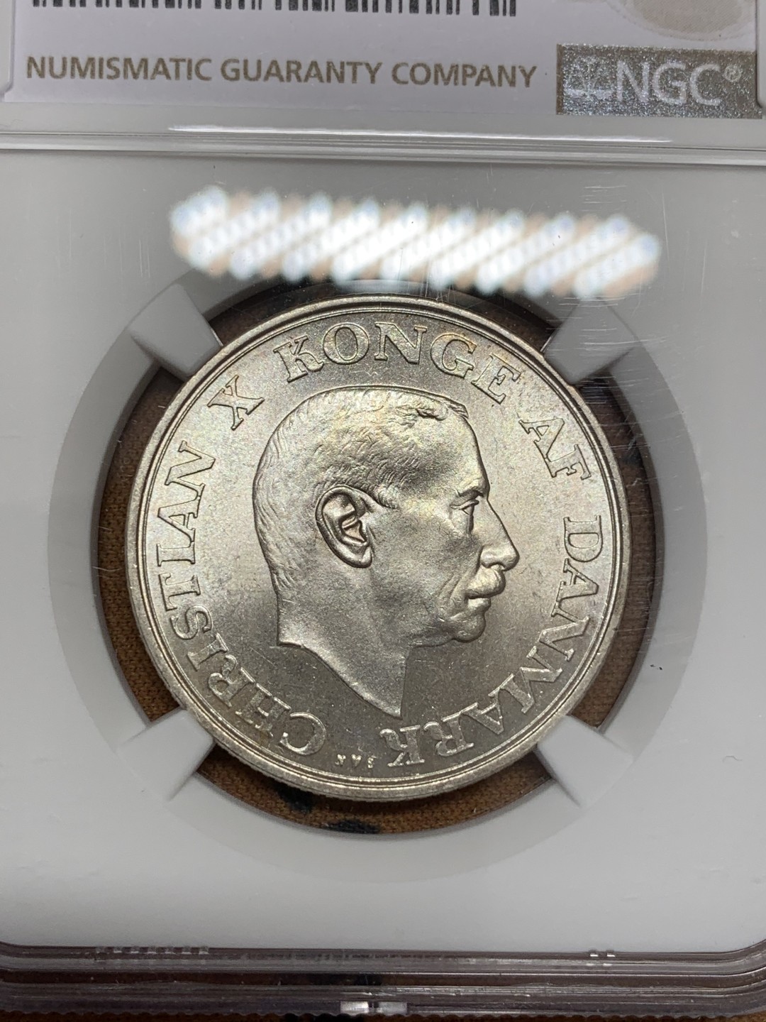 《竞宝斋》第108场-周日，周一 ，周四3场连拍（全场包邮） NGC-MS65 丹麦1937年 国王二十五周年纪念 2克朗银币 算是早期的银币比较少见