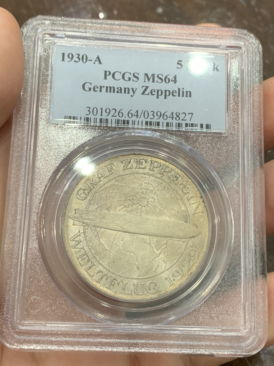 《竞宝斋》第108场-周日，周一 ，周四3场连拍（全场包邮） PCGS MS64 德国 魏玛共和国 1930年 齐柏林飞艇5马克大银币 早期小白盒 黄油转光