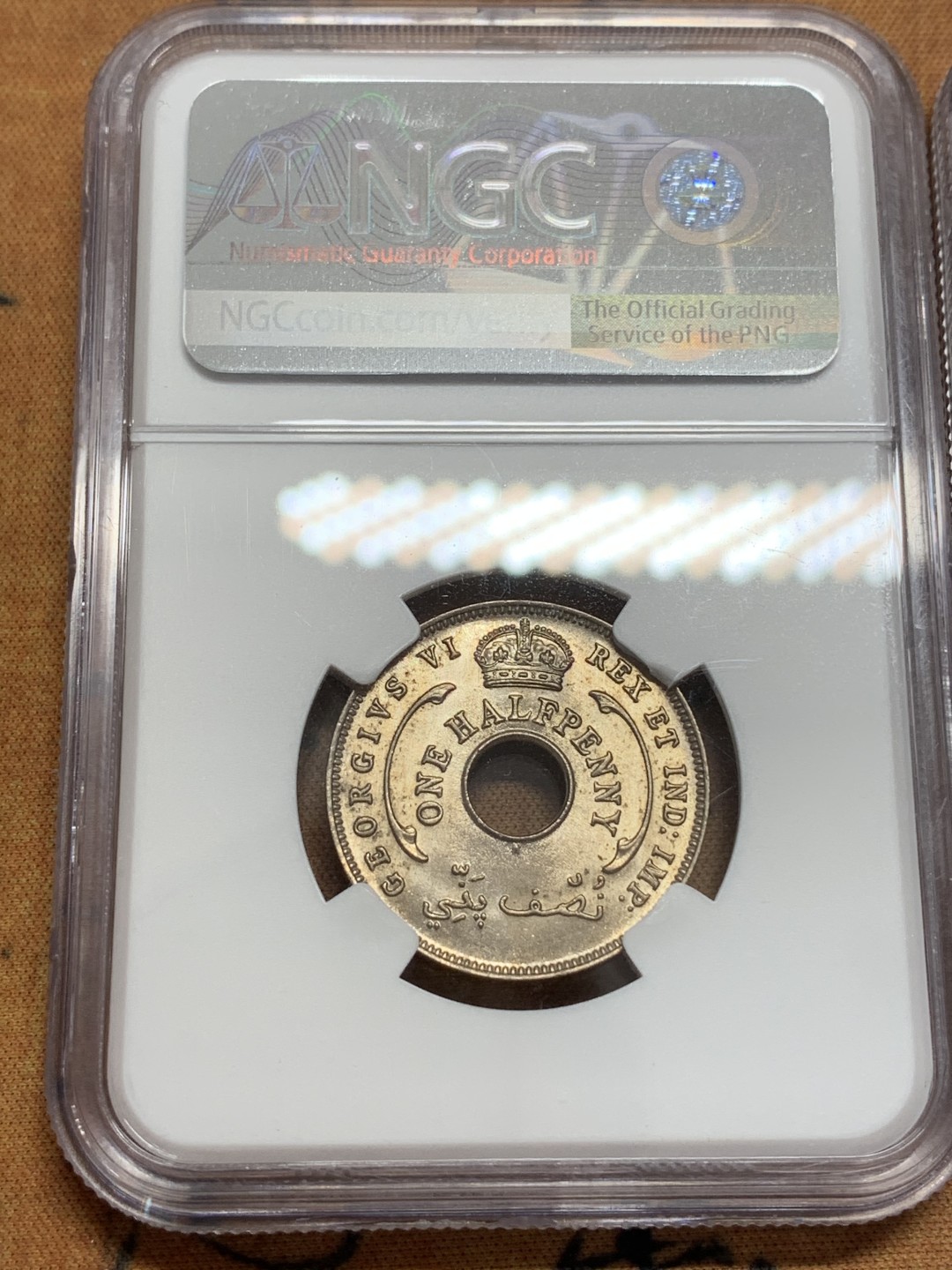 《竞宝斋》第108场-周日，周一 ，周四3场连拍（全场包邮） NGC-MS64 英属西非 1939年 1/10便士 1947年1/2便士一对