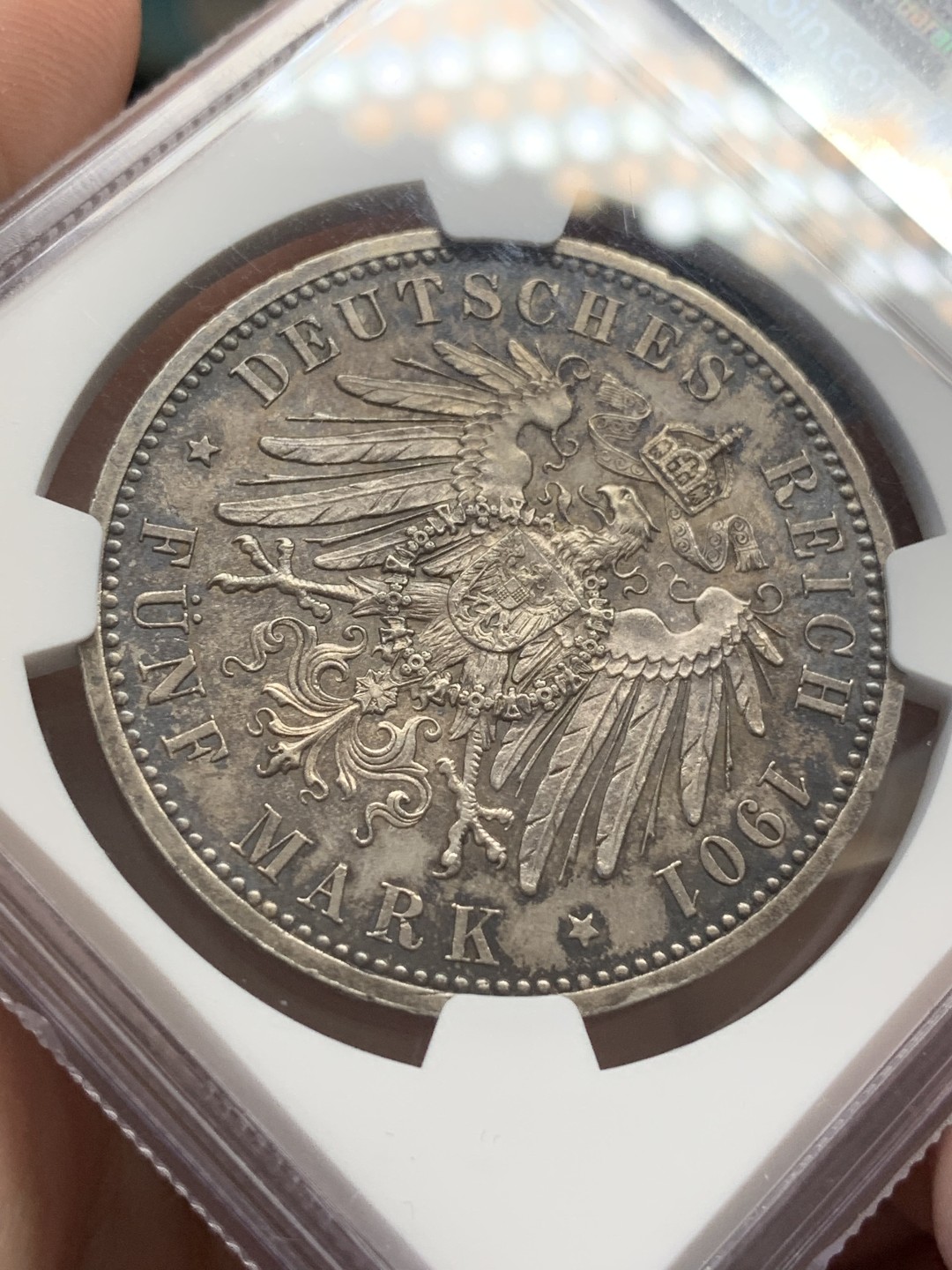 《竞宝斋》第108场-周日，周一 ，周四3场连拍（全场包邮） NGC-MS63 普鲁士1901A 建国5马克纪念银币 五马克人气品种  双面醇厚黑包浆 极美藏品