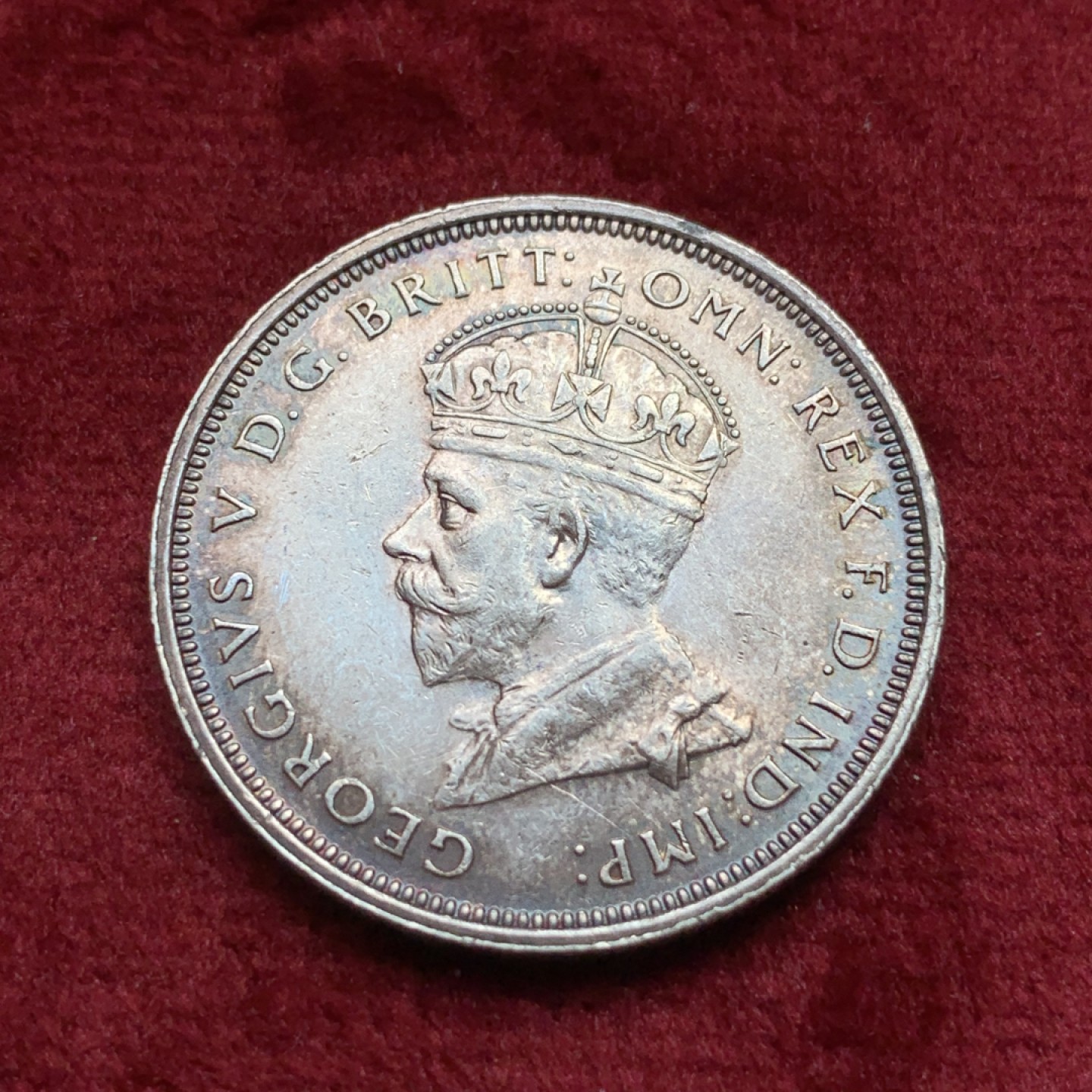 《竞宝斋》第108场-周日，周一 ，周四3场连拍（全场包邮） 1927年 乔治五世 澳大利亚1弗洛林银币，国会大厦纪念 单年版本，细节丰富 五彩包浆 带转光