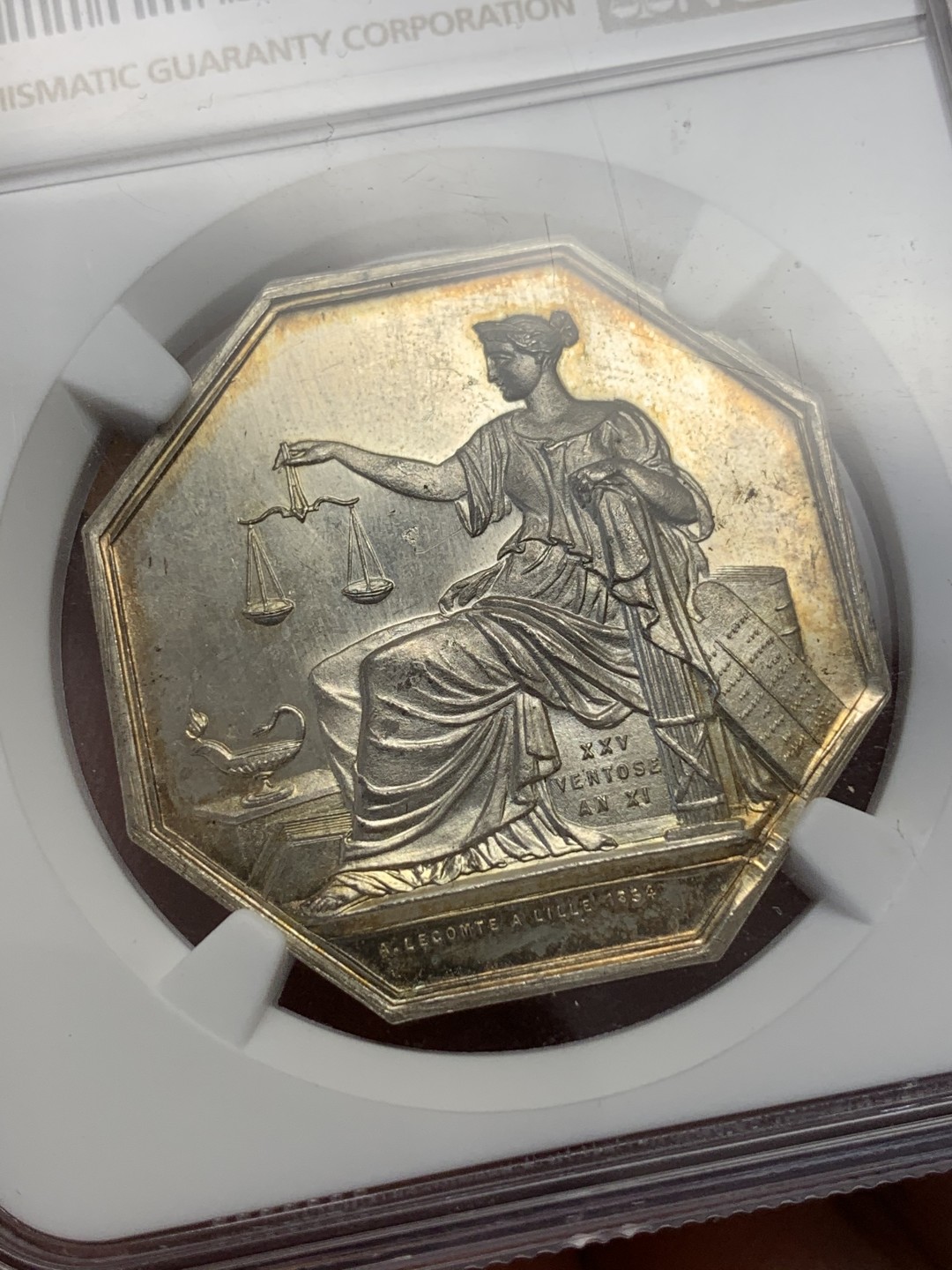 《竞宝斋》第108场-周日，周一 ，周四3场连拍（全场包邮） NGC-MS63 1854年法国司法公平八角银质代币 高浮雕，淡金色包浆