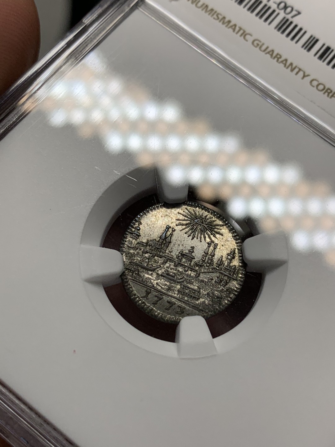 《竞宝斋》第108场-周日，周一 ，周四3场连拍（全场包邮） NGC-MS61 德国 1773年 纽伦堡景观1克鲁泽银币 状态好 细节到位 城市景观精美