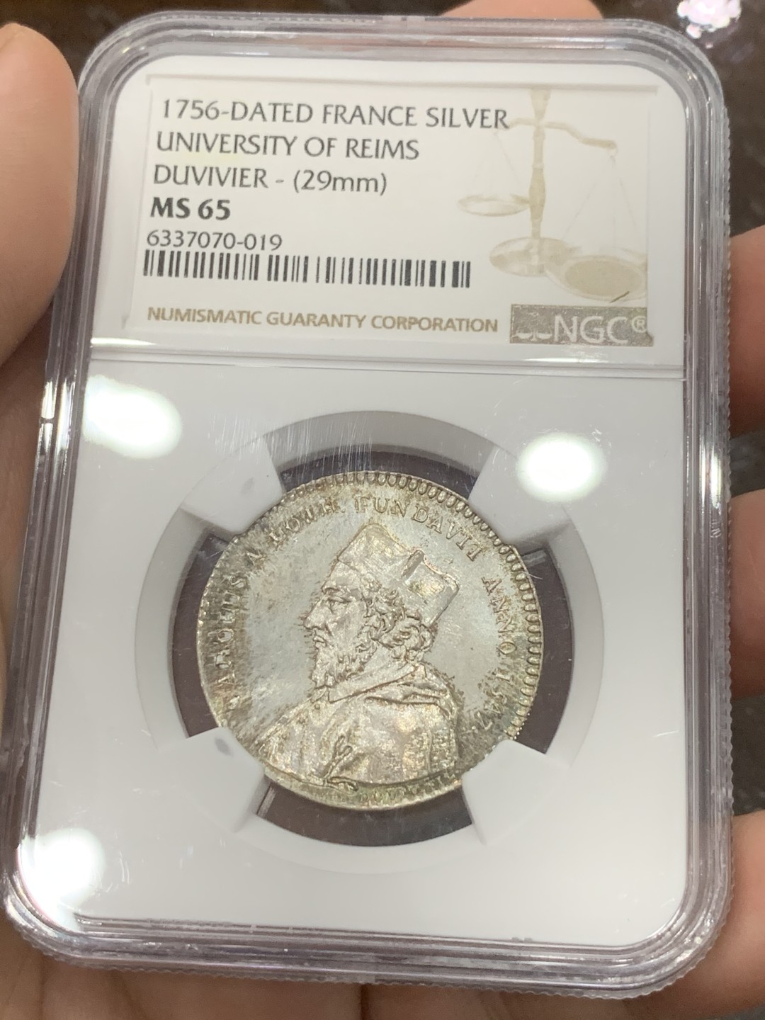 《竞宝斋》第108场-周日，周一 ，周四3场连拍（全场包邮） NGC-MS65 1756年法国兰斯大学代币 转光带彩，高分银质代币