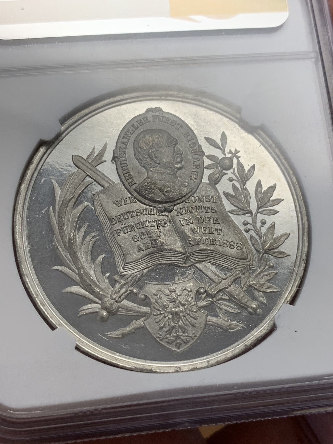 《竞宝斋》第108场-周日，周一 ，周四3场连拍（全场包邮） NGC ms63 1888年俾斯麦国会演讲纪念章，镜面底板