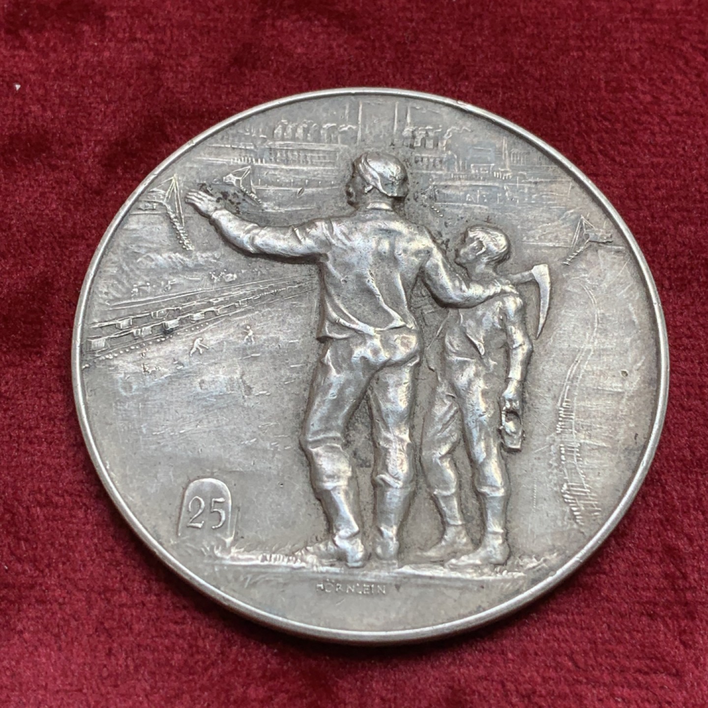 《竞宝斋》第108场-周日，周一 ，周四3场连拍（全场包邮） 德国 褐煤工业协会 25周年敬业 纪念银章 约1926年 50mm38g