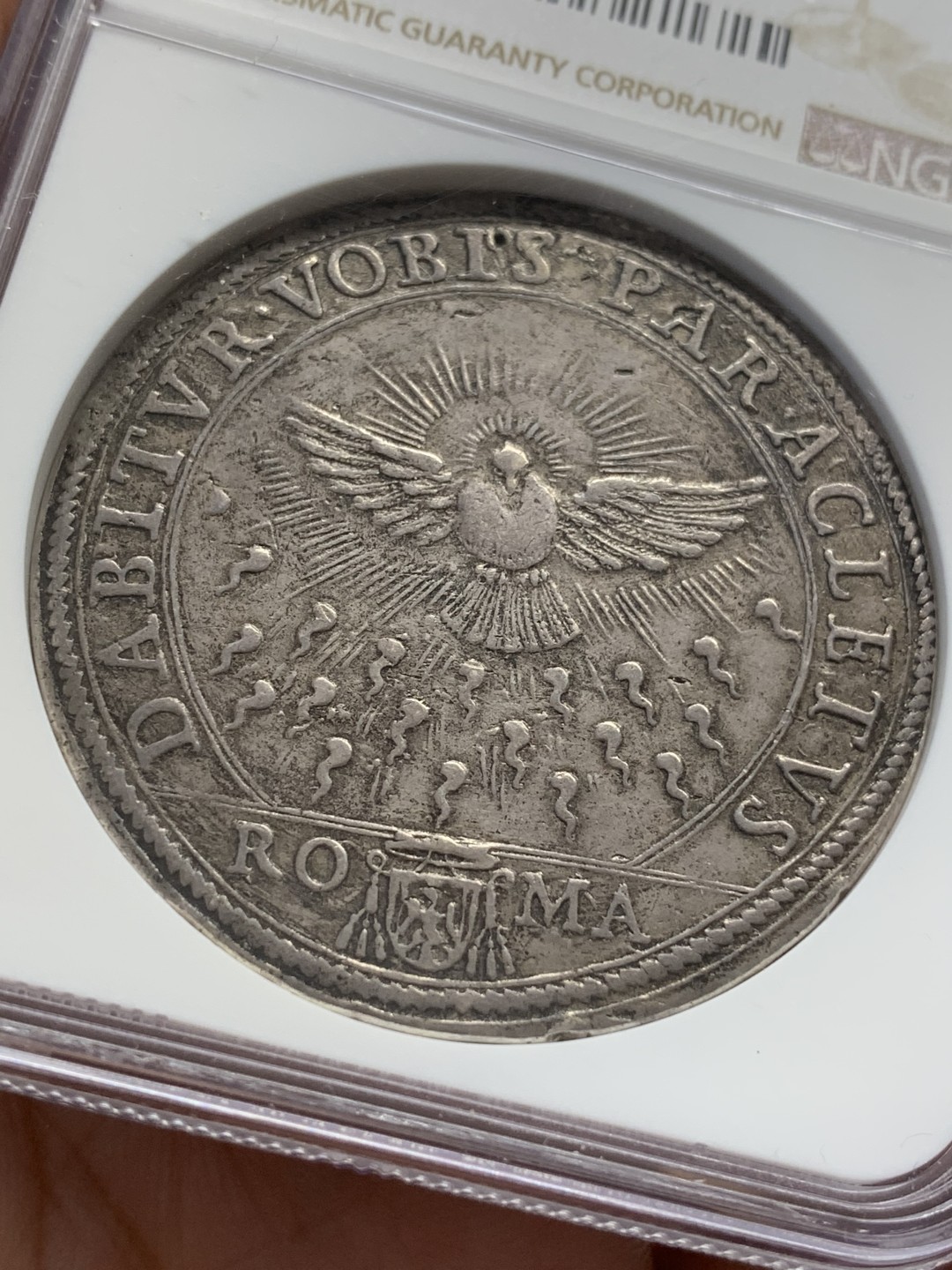 《竞宝斋》第108场-周日，周一 ，周四3场连拍（全场包邮） NGC XF 意大利 教皇国 1676年 1P 大银币 17世纪的工艺精湛 非常少见的版别