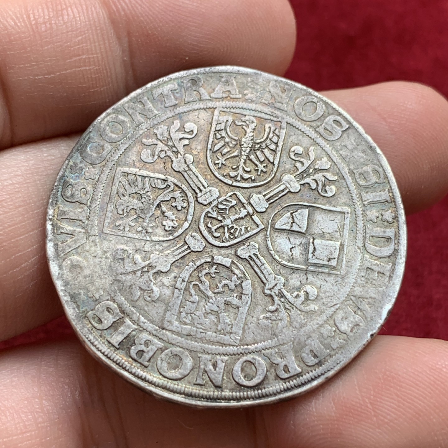 《竞宝斋》第108场-周日，周一 ，周四3场连拍（全场包邮） 1543年 神圣罗马帝国勃兰登堡-法兰克尼亚1泰勒银币 霍亨索伦家族少见铸币  币面图案铭文完整 背面纹章漂亮，有条顿骑士团鸢尾十字、勃兰登堡鹰、霍亨索伦方格、西里西亚鹰、纽伦堡狮子等元素 比较有意义 细节见图