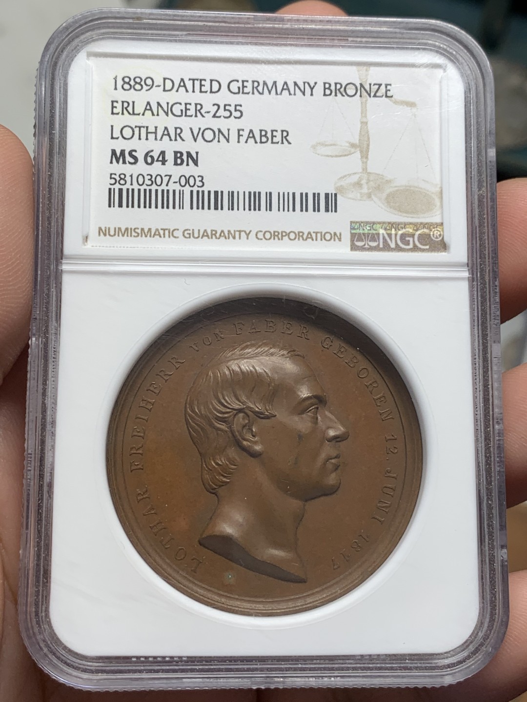 《竞宝斋》第108场-周日，周一 ，周四3场连拍（全场包邮） NGC MS64 1889年德国纽伦堡杰出企业家法贝尔纪念铜章 双面超高浮雕 盾徽精美细致