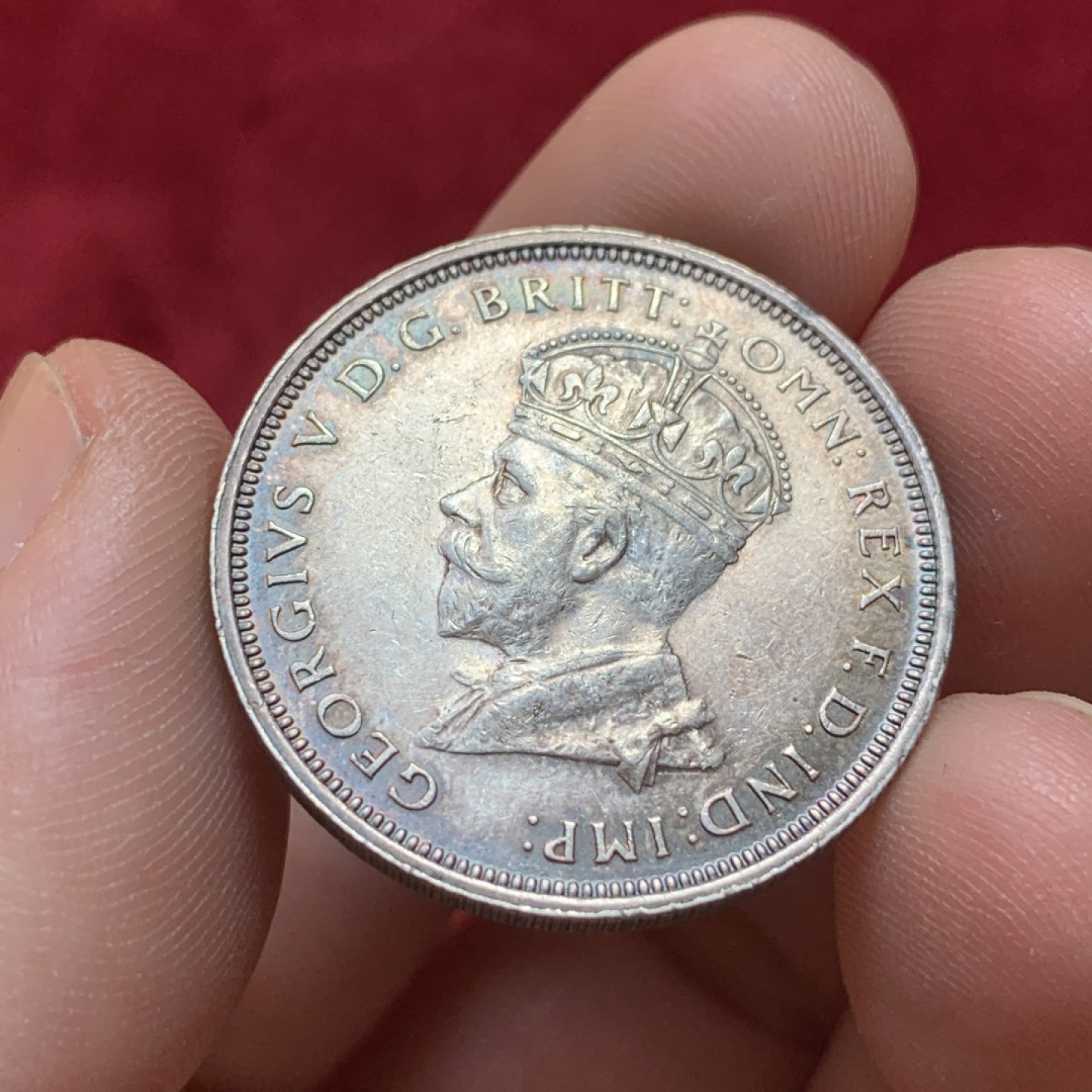 《竞宝斋》第108场-周日，周一 ，周四3场连拍（全场包邮） 1927年 乔治五世 澳大利亚1弗洛林银币，国会大厦纪念 单年版本，细节丰富 五彩包浆 带转光