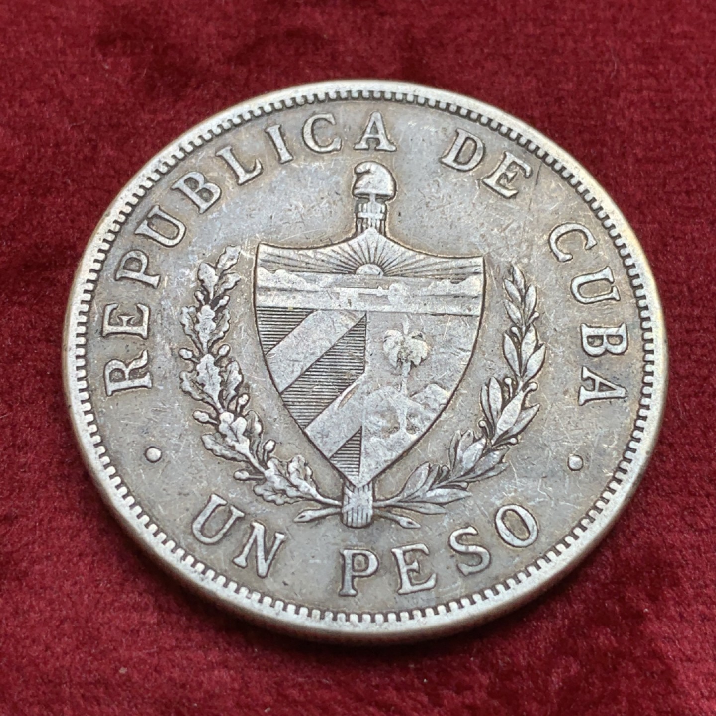 《竞宝斋》第108场-周日，周一 ，周四3场连拍（全场包邮） 1915古巴五星1比索 老包浆好味道 大五星银币