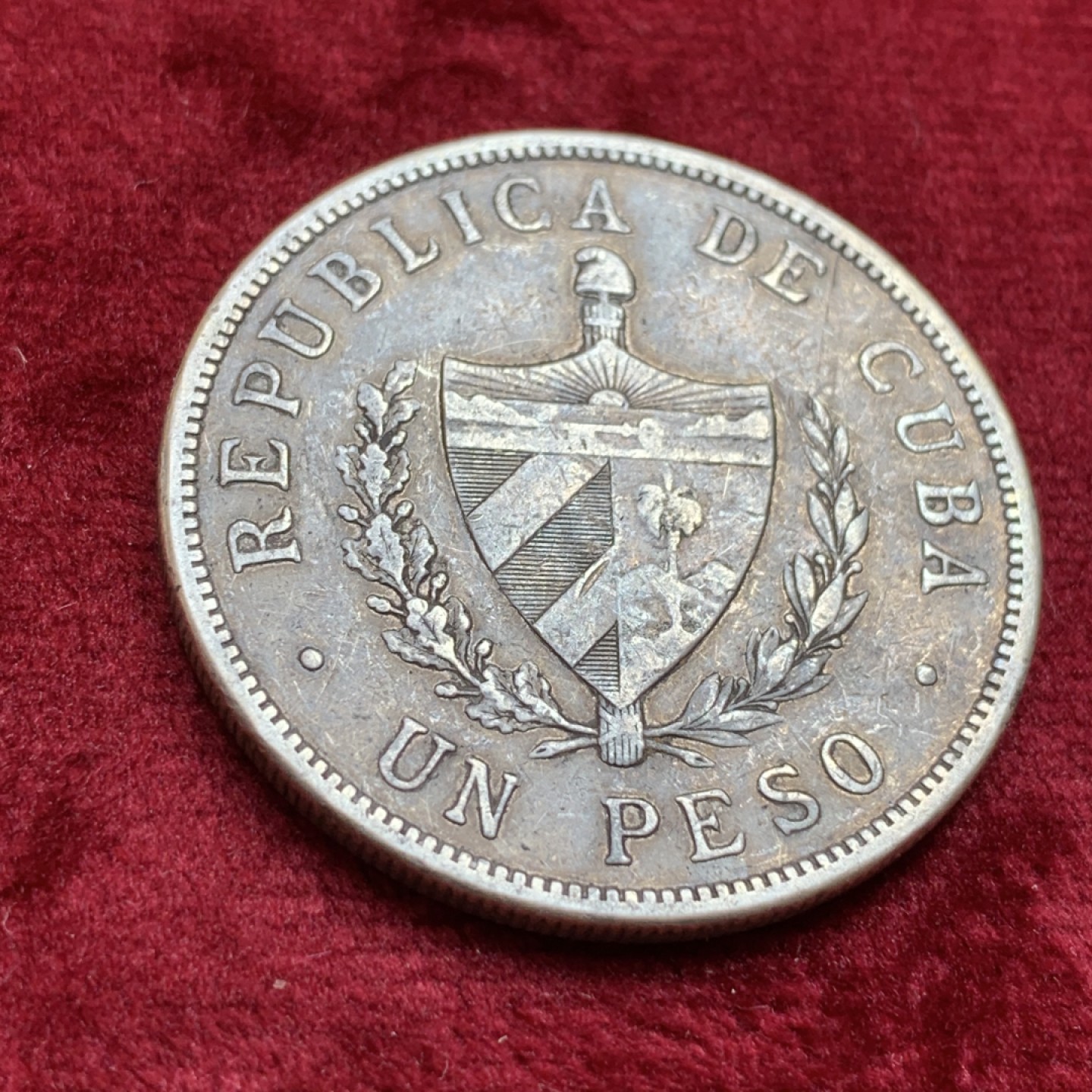 《竞宝斋》第108场-周日，周一 ，周四3场连拍（全场包邮） 1915古巴五星1比索 老包浆好味道 大五星银币