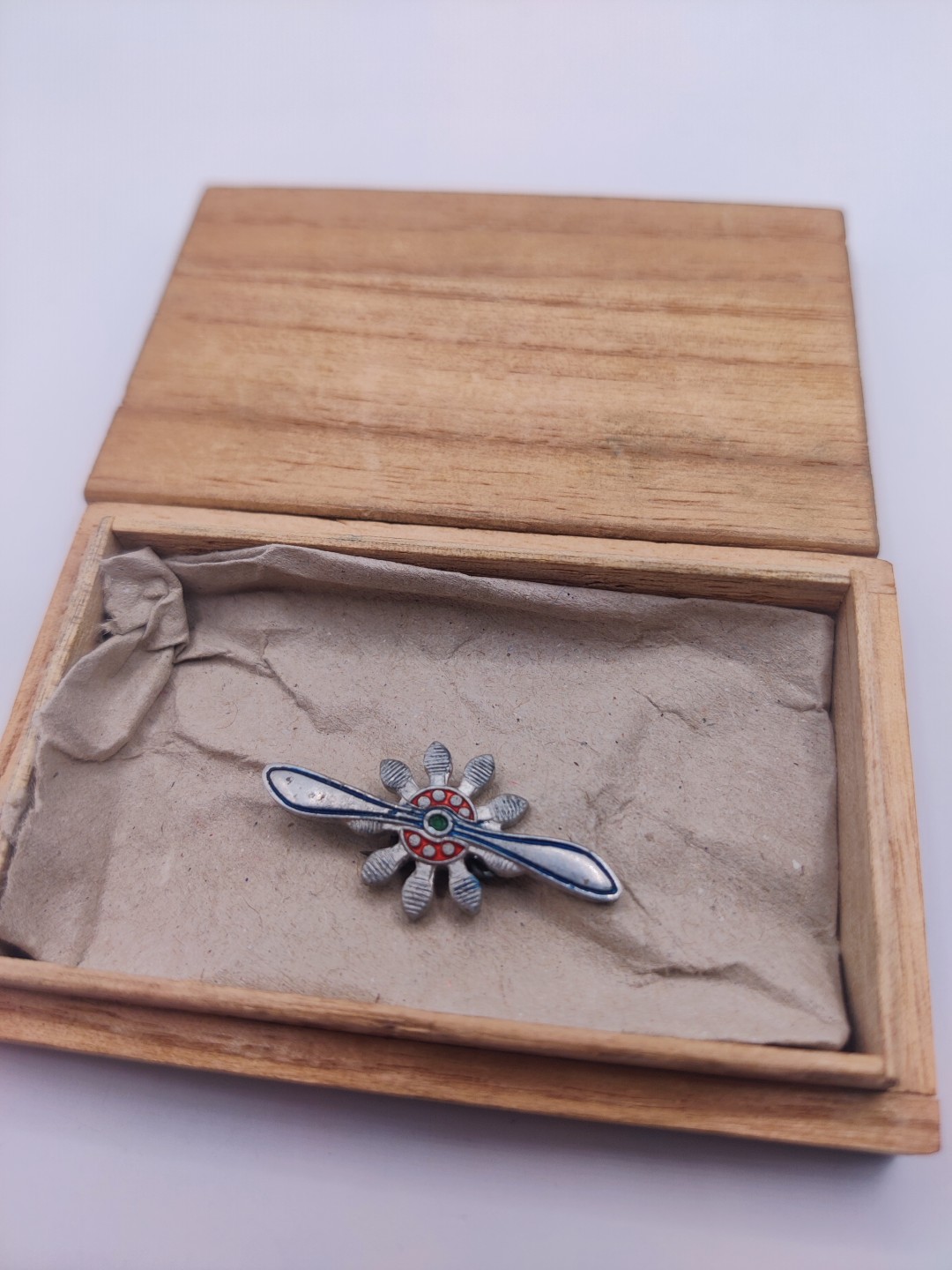 全场0元起拍 第八期 咸鱼国勋章拍卖专场 10月26日下午6：00开始 牢记历史勿忘国耻 日本战时飞行协会徽章