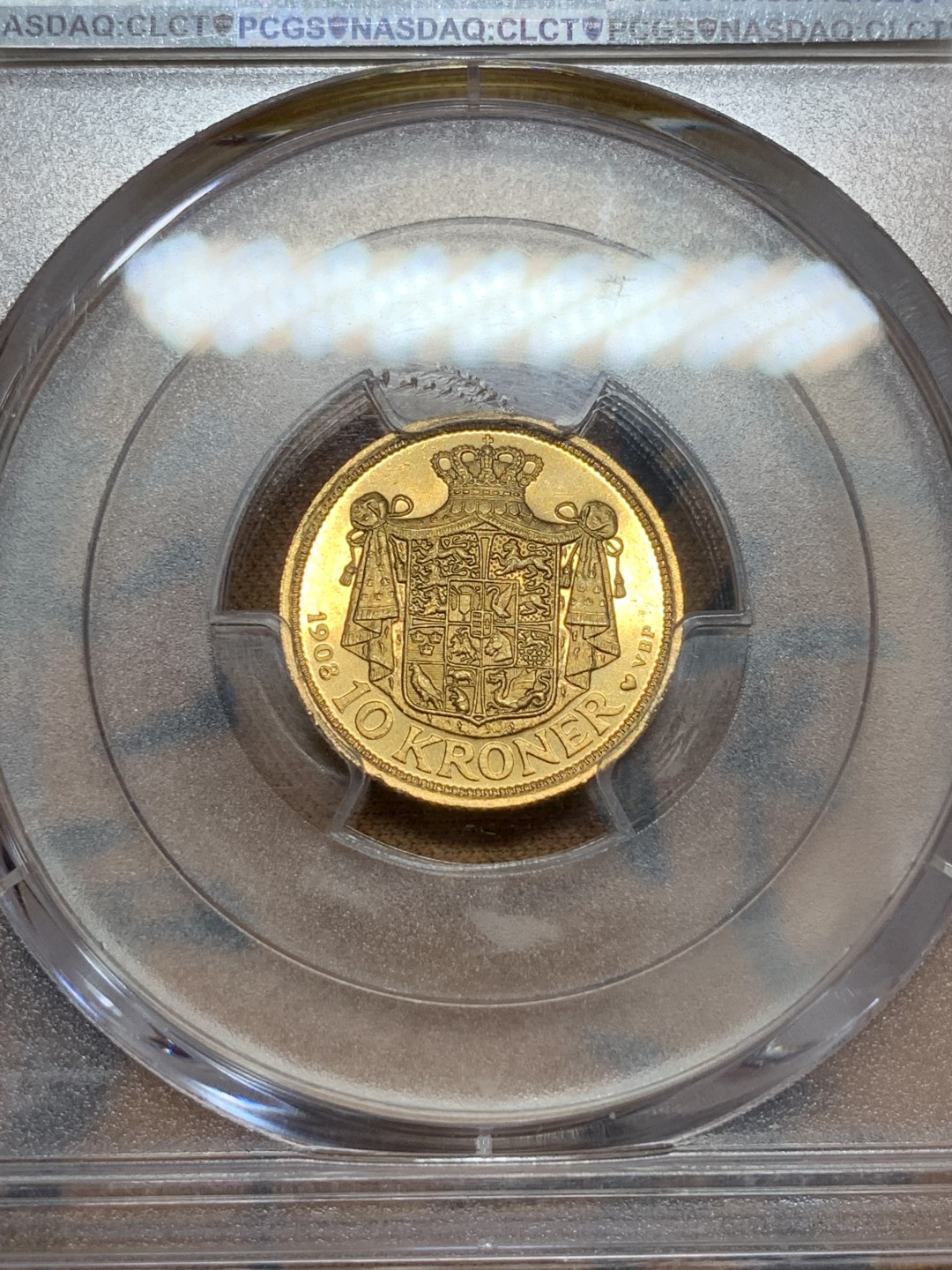 《竞宝斋》第108场-周日，周一 ，周四3场连拍（全场包邮） NGC-MS64 1908VBP丹麦10克朗金币，底板PL感十足，盾徽雕刻清晰。