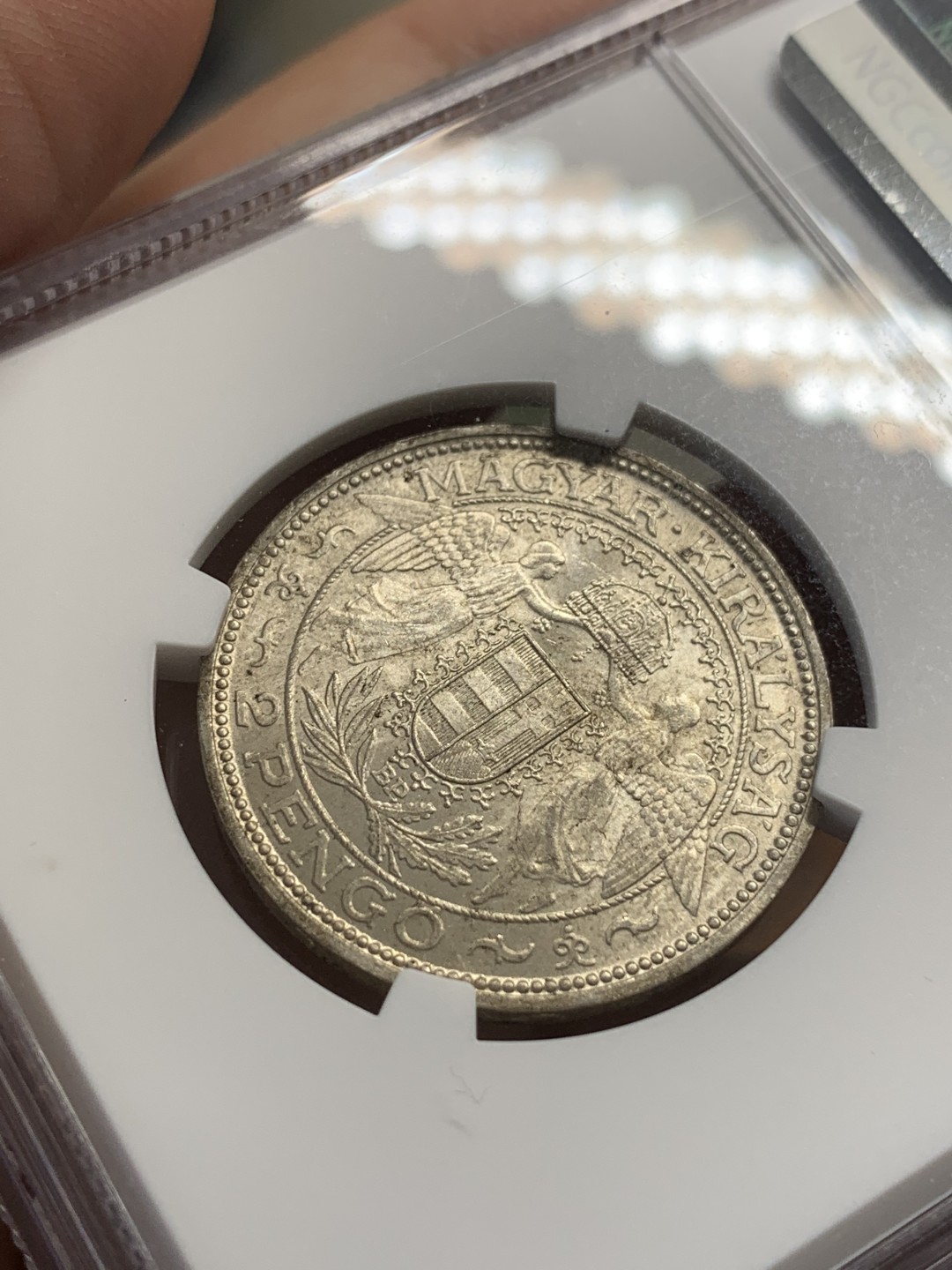 《竞宝斋》第108场-周日，周一 ，周四3场连拍（全场包邮） NGC-MS64  匈牙利  1938  2潘果  圣母抱婴  高分难得