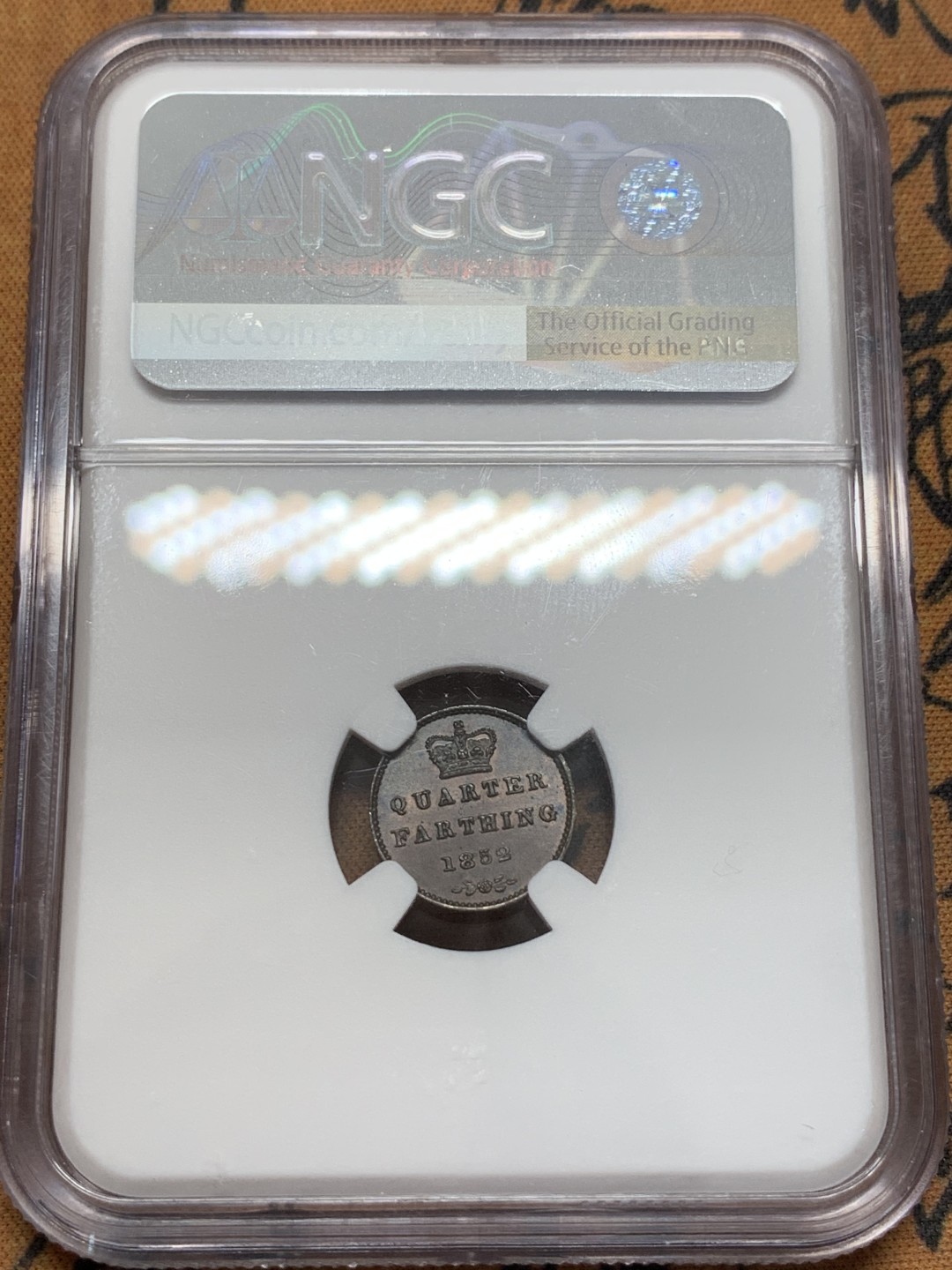 《竞宝斋》第108场-周日，周一 ，周四3场连拍（全场包邮） 高分！NGC-MS64+BN，1852年英国小维四分之一法新，MSF特拍特殊标签，五彩铜光，收藏级