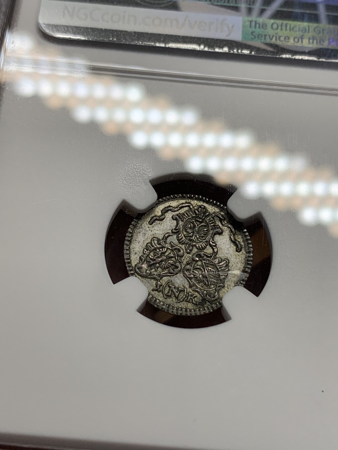 《竞宝斋》第108场-周日，周一 ，周四3场连拍（全场包邮） NGC-MS61 德国 1773年 纽伦堡景观1克鲁泽银币 状态好 细节到位 城市景观精美