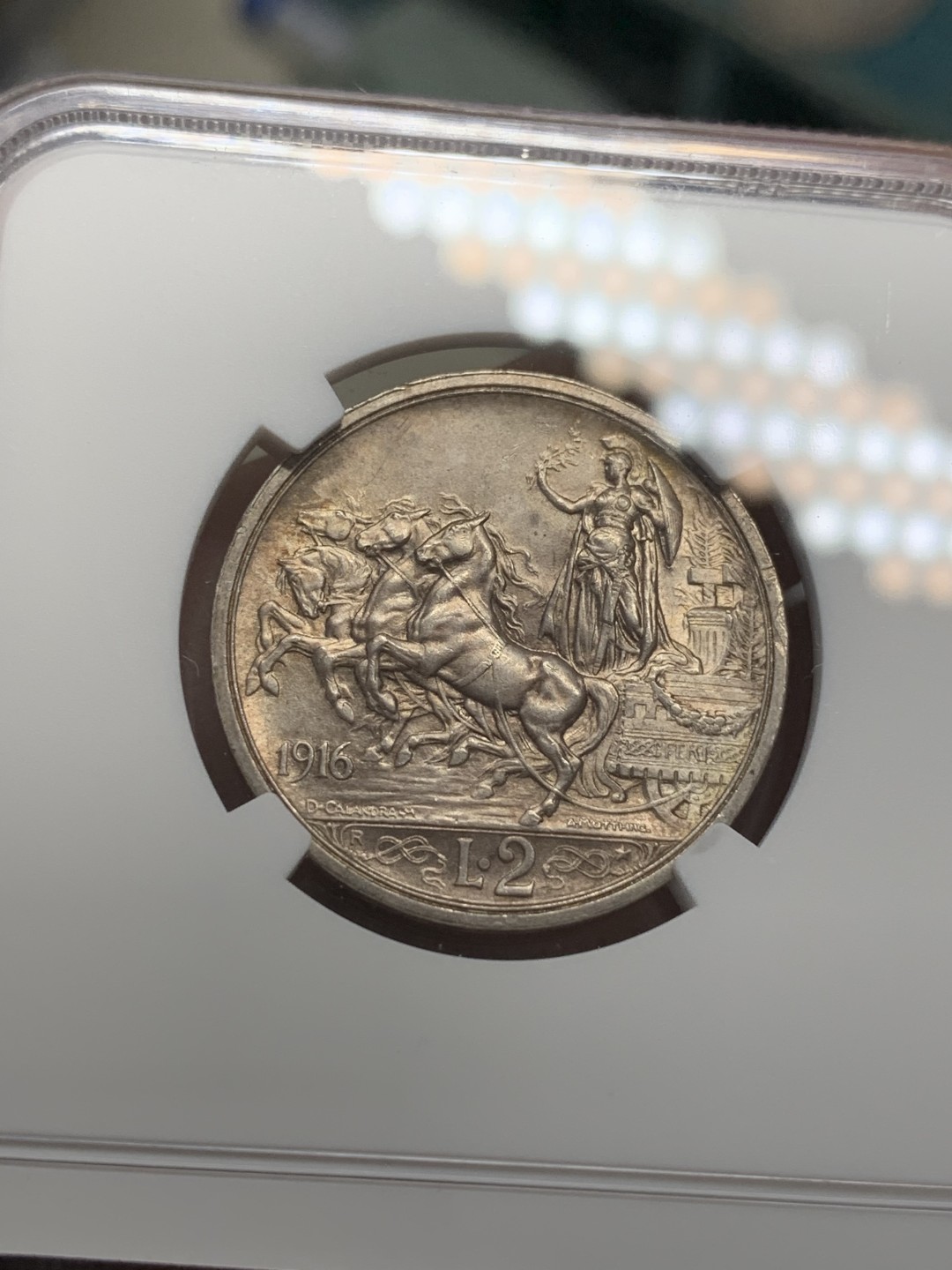 《竞宝斋》第109场-周日，周一 ，周四3场连拍（全场包邮） NGC-MS62 意大利 1916年 2里拉 马车银币 状态不错