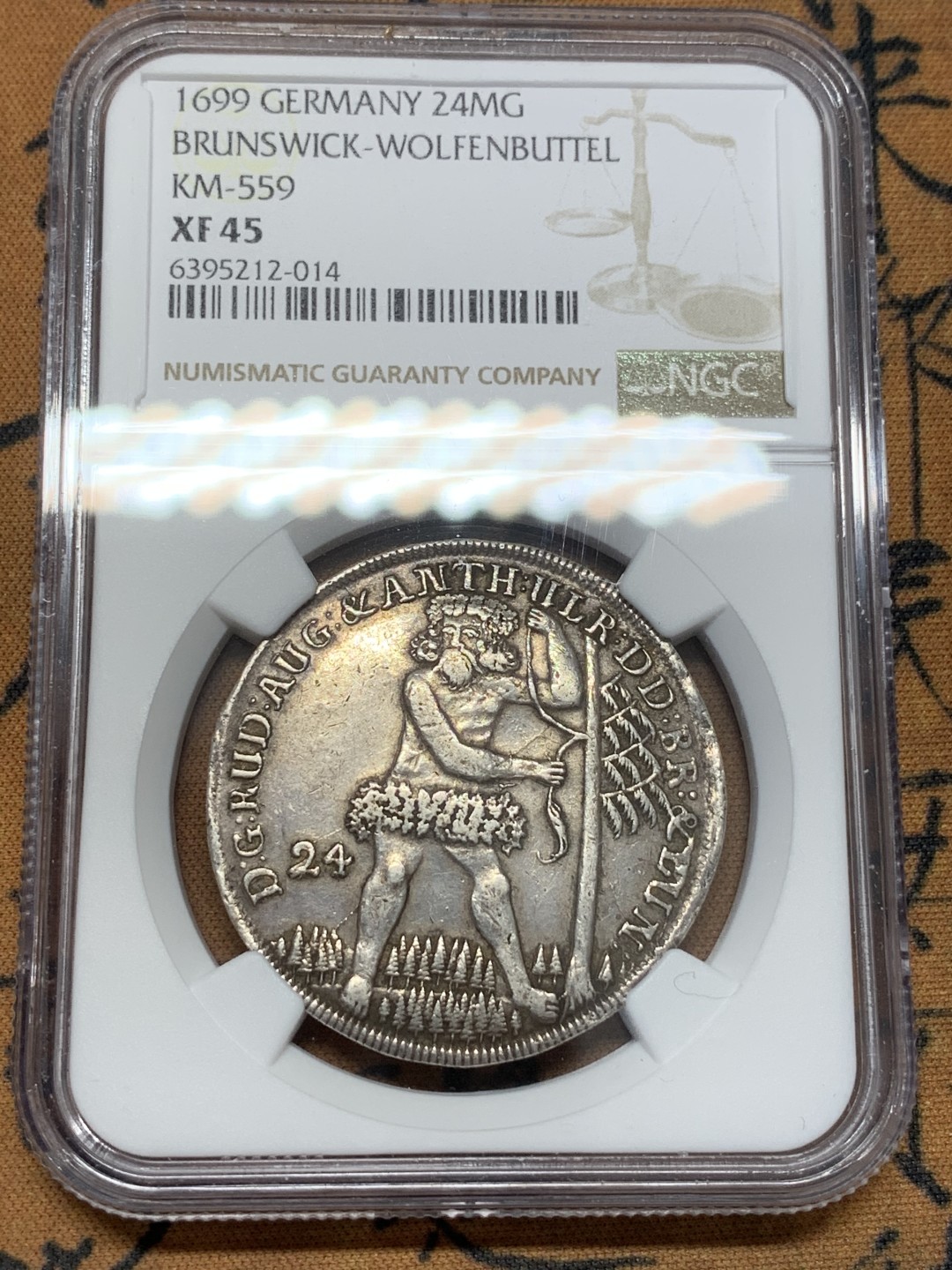 《竞宝斋》第109场-周日，周一 ，周四3场连拍（全场包邮） 唯一冠军分 NGC-XF45 德国不伦瑞克野人 1699年 24M银币 传世老包浆 稀少品种