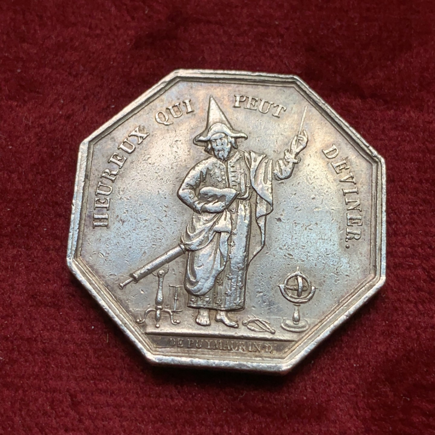 《竞宝斋》第109场-周日，周一 ，周四3场连拍（全场包邮） 法国 19世纪早期 八角银质代币 jeton，双面人像少见，早期无边铭 12.6克 对角32.4mm