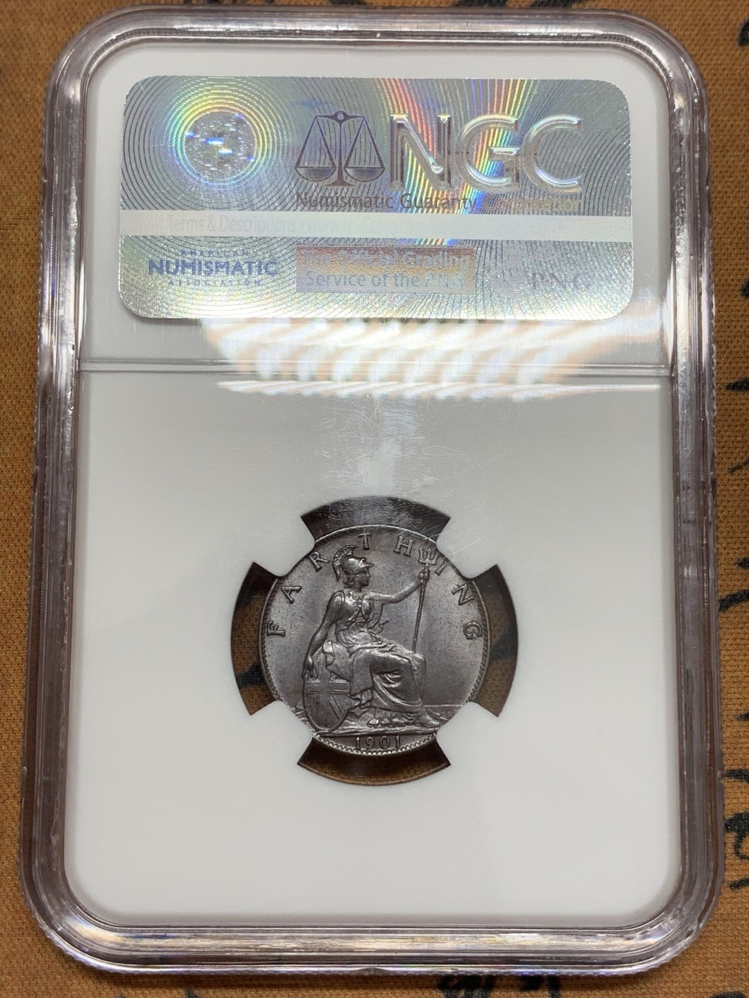 《竞宝斋》第109场-周日，周一 ，周四3场连拍（全场包邮） NGC MS64 BN 英国 1901年 维多利亚 批纱版 （1/4便士） blackened at mint  出厂前黑化 包浆均匀