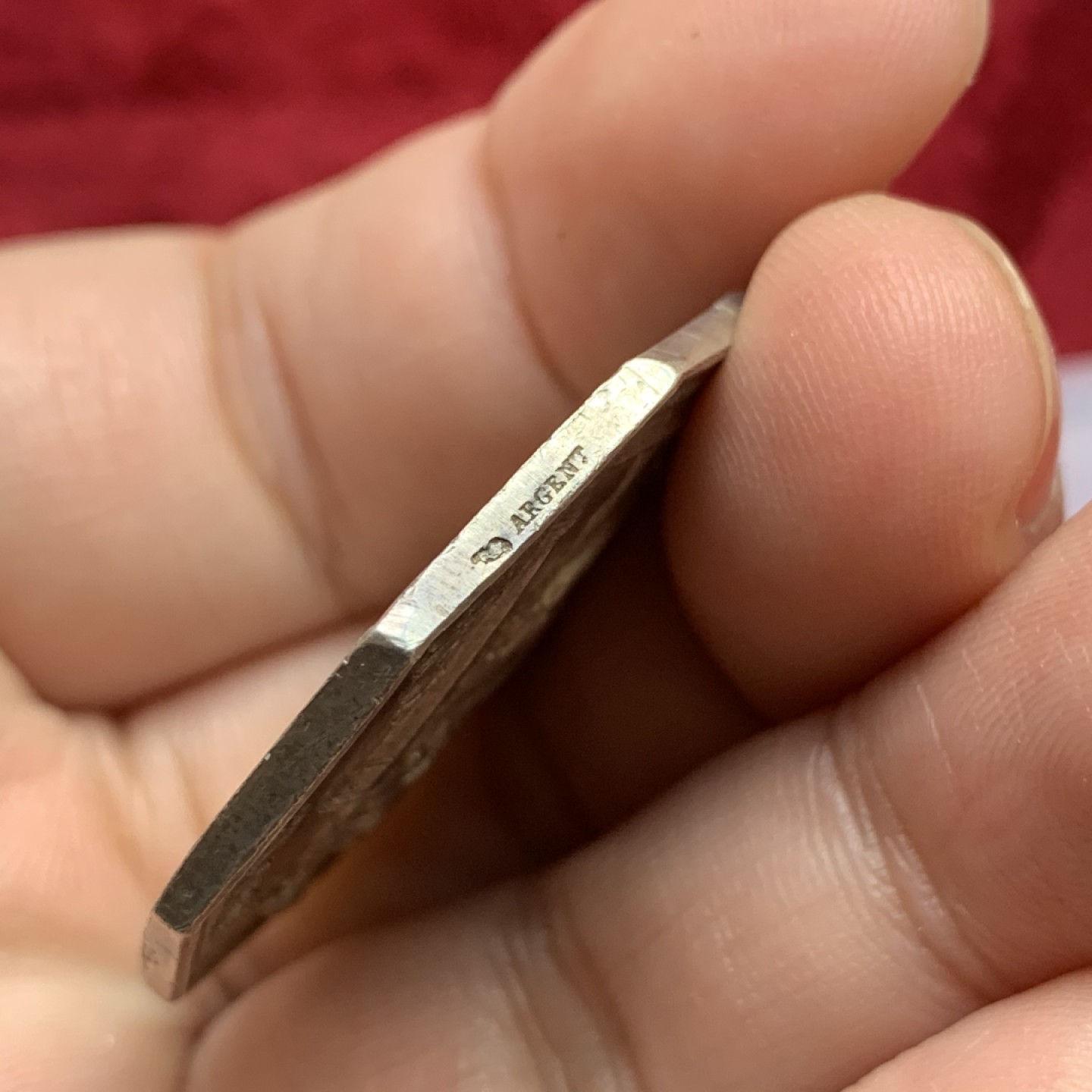 《竞宝斋》第109场-周日，周一 ，周四3场连拍（全场包邮） 1880-1898年法国公证处女神八角银章     重量：19.44g  边铭：丰饶角+银标